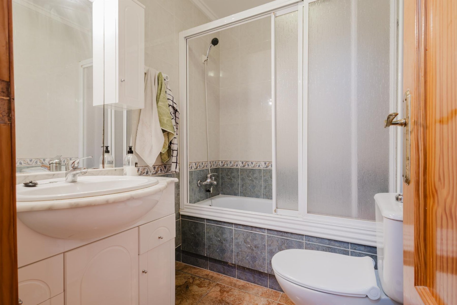 Resale - Apartment / Flat * - Torrevieja *