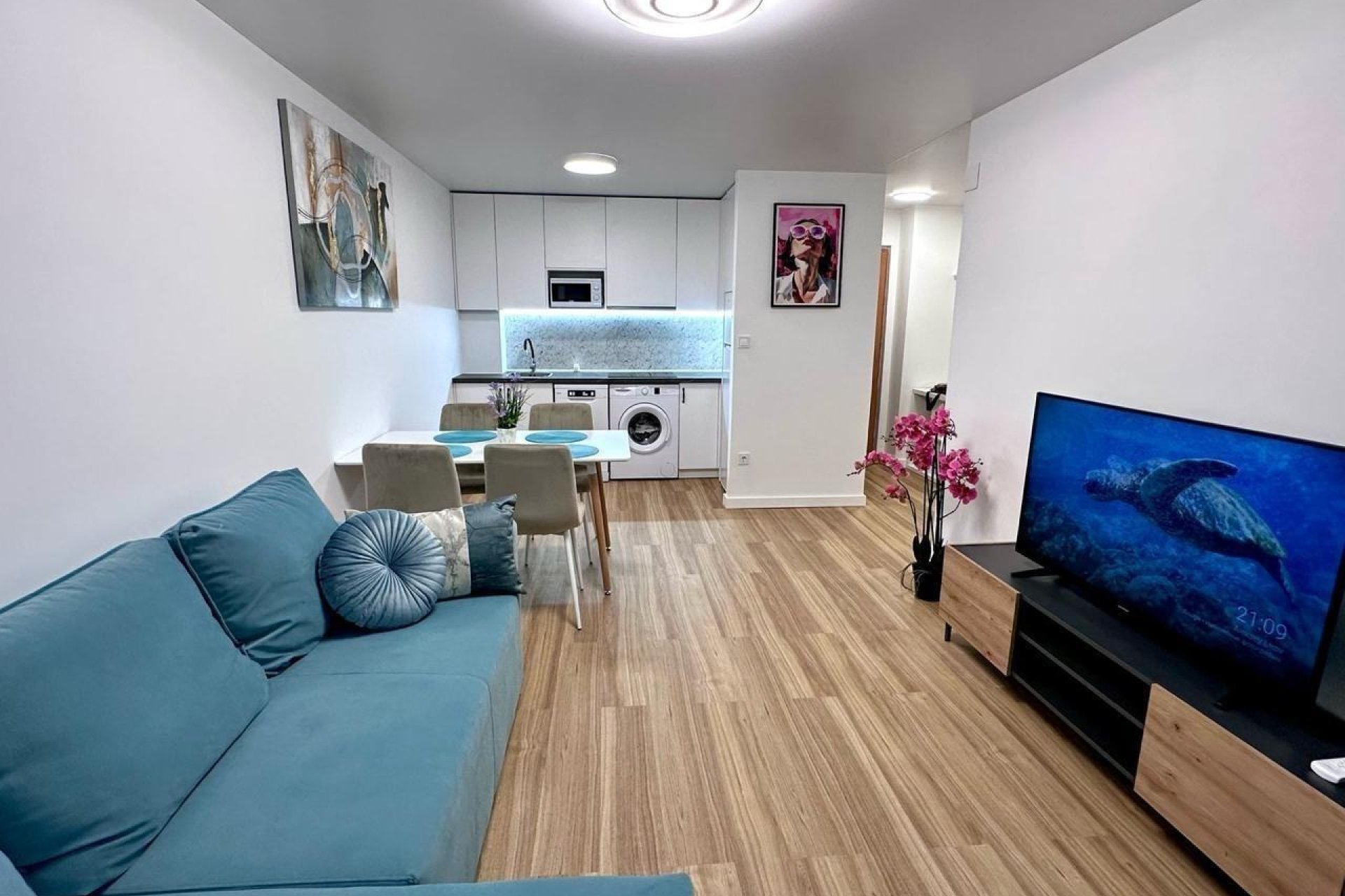 Resale - Apartment / Flat * - Torrevieja *