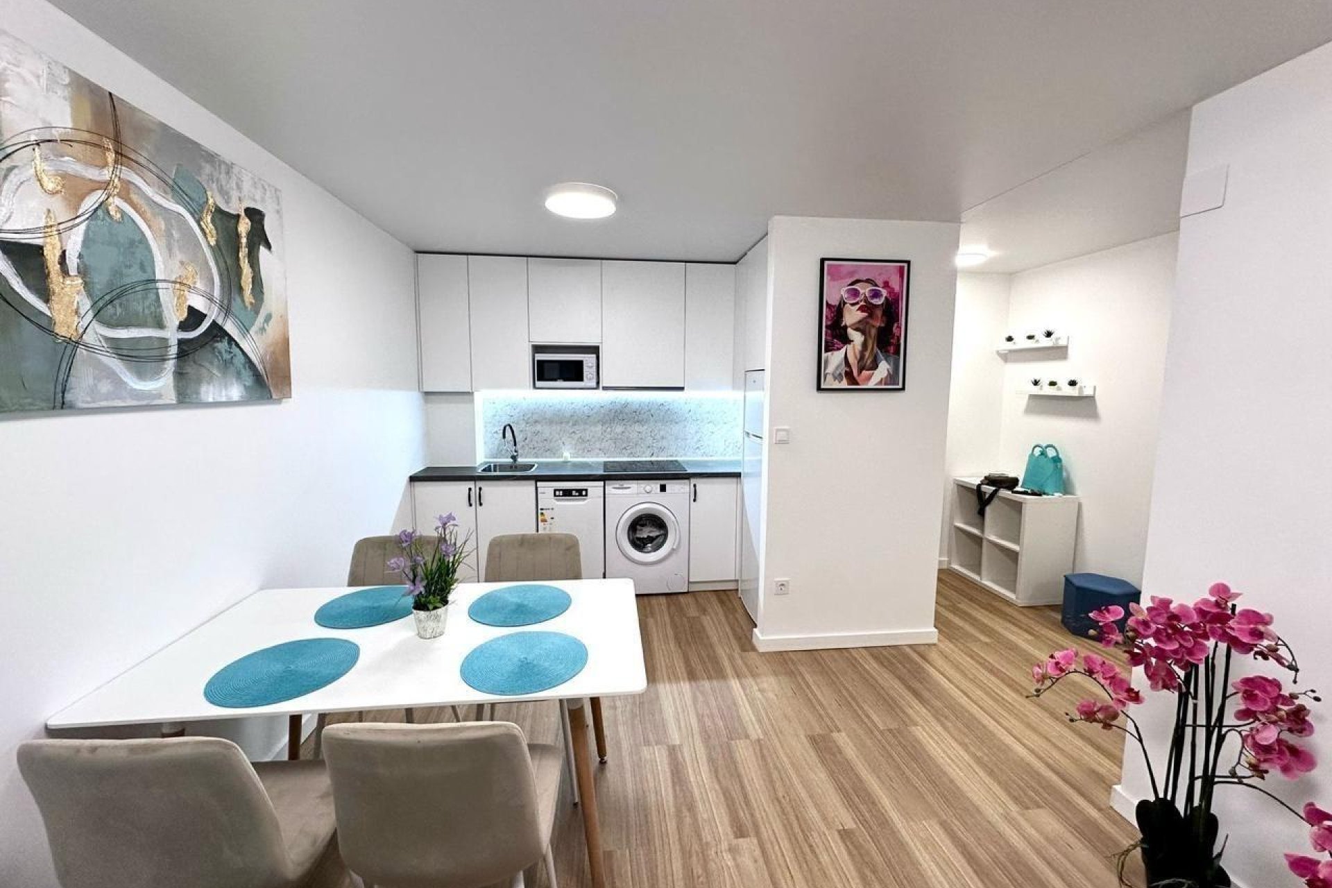 Resale - Apartment / Flat * - Torrevieja *