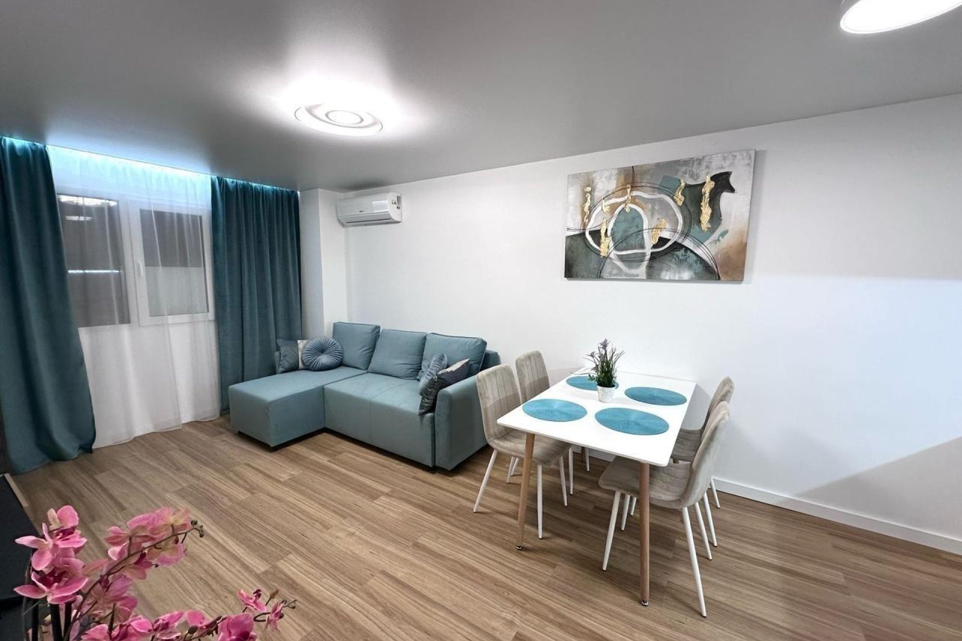 Resale - Apartment / Flat * - Torrevieja *