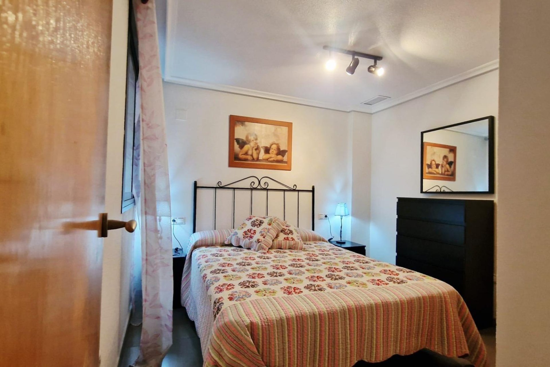 Resale - Apartment / Flat * - Torrevieja *