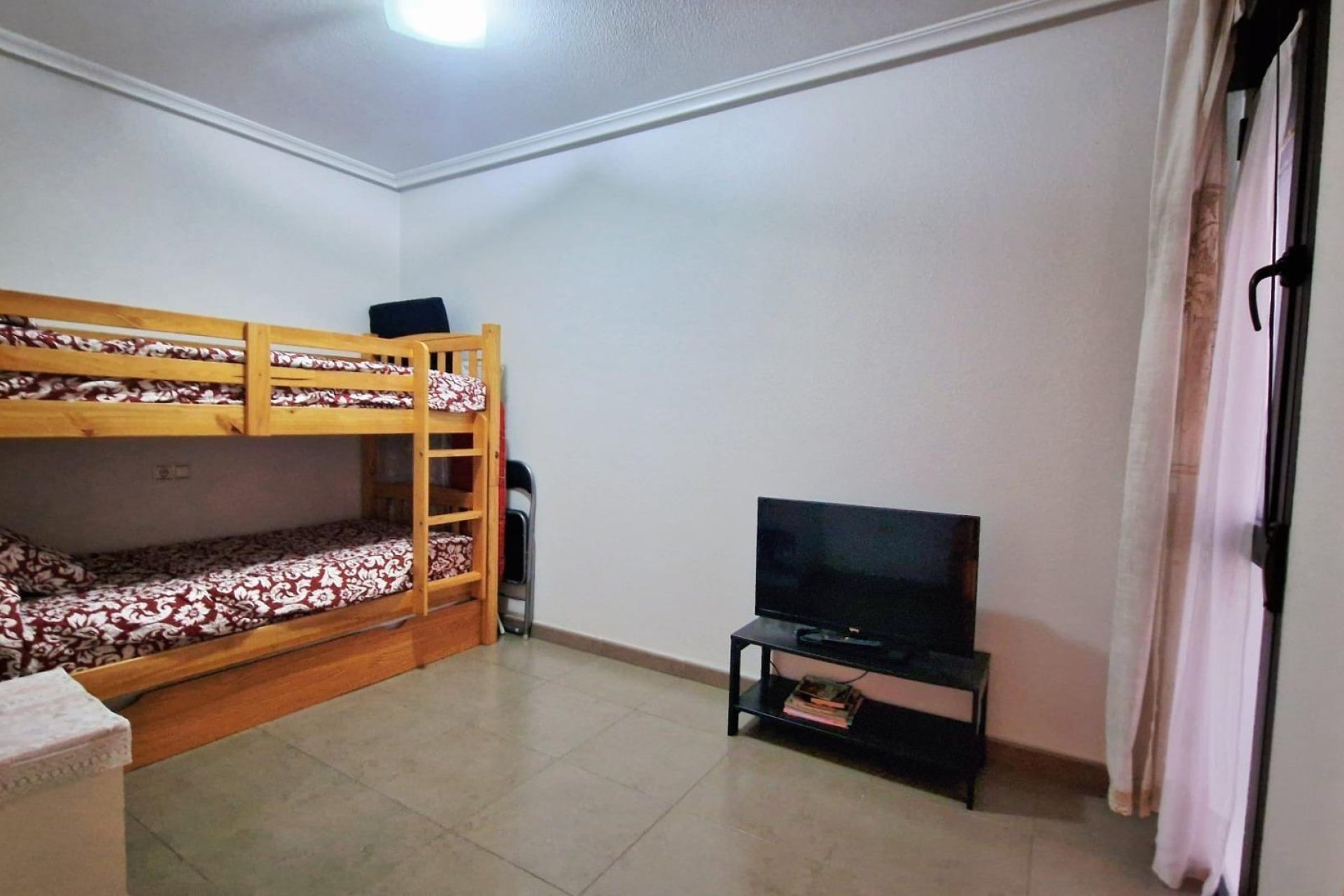 Resale - Apartment / Flat * - Torrevieja *