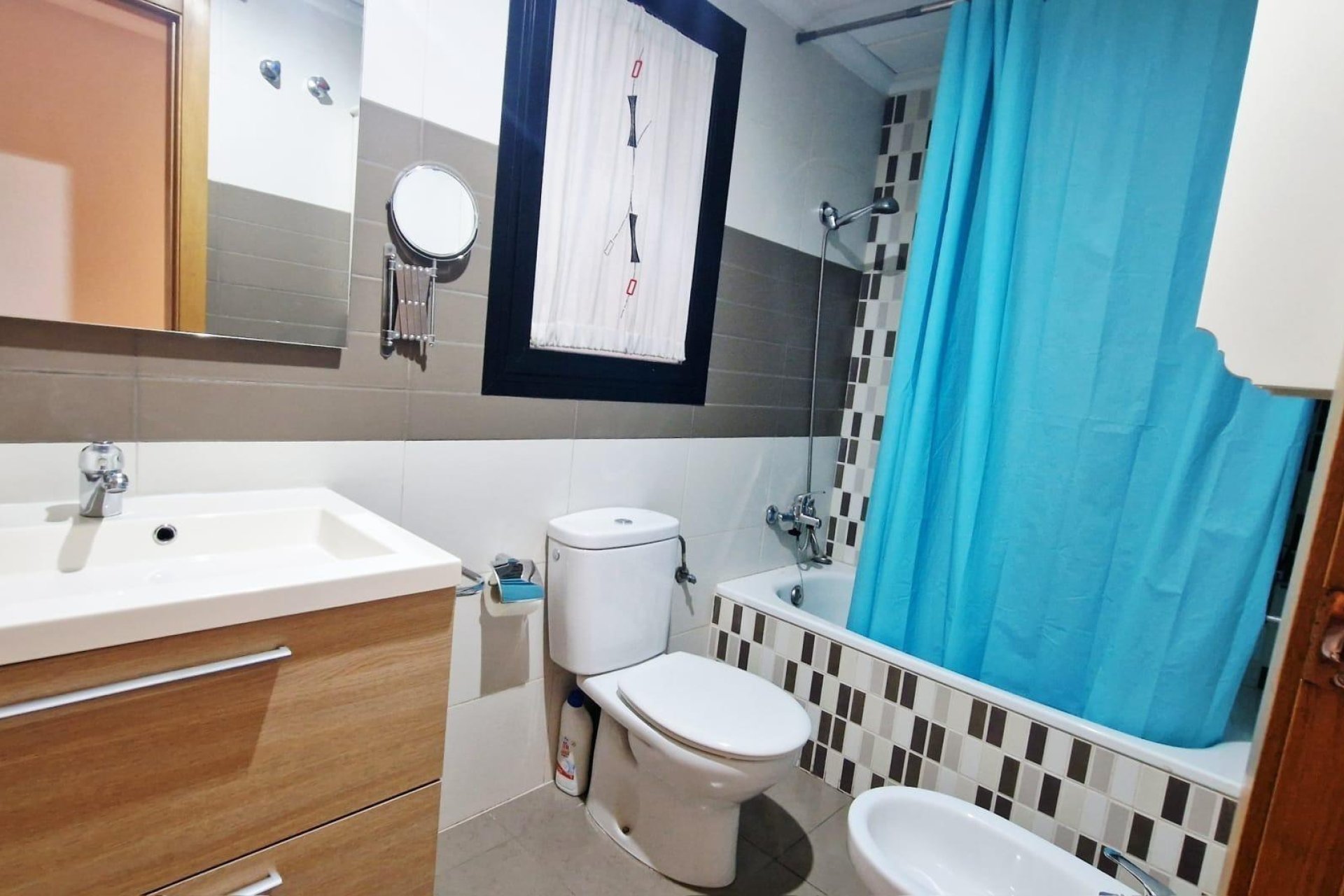 Resale - Apartment / Flat * - Torrevieja *