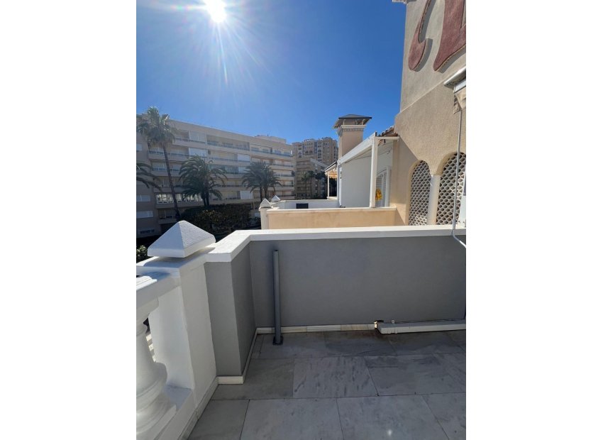 Resale - Apartment / Flat * - Torrevieja *