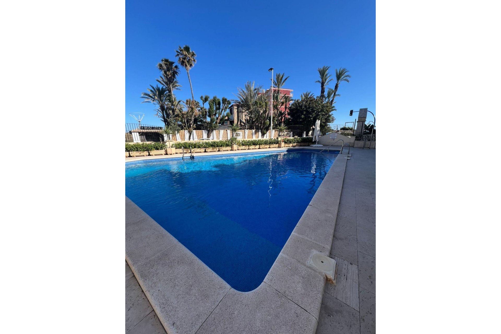 Resale - Apartment / Flat * - Torrevieja *