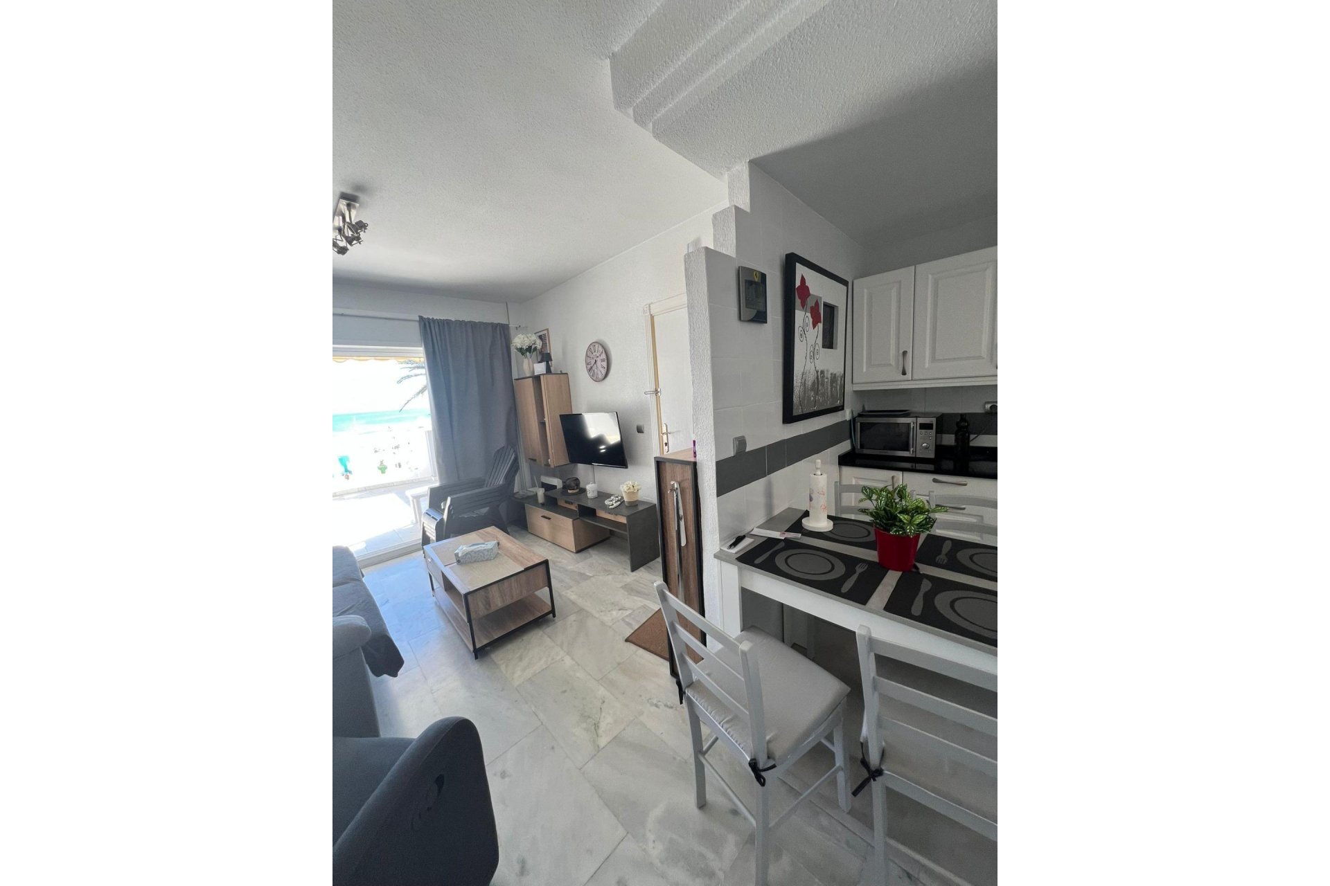 Resale - Apartment / Flat * - Torrevieja *