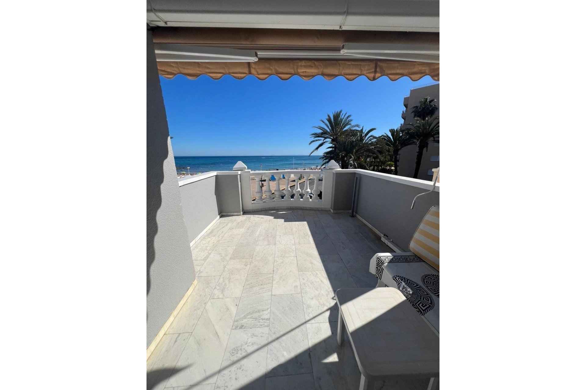 Resale - Apartment / Flat * - Torrevieja *