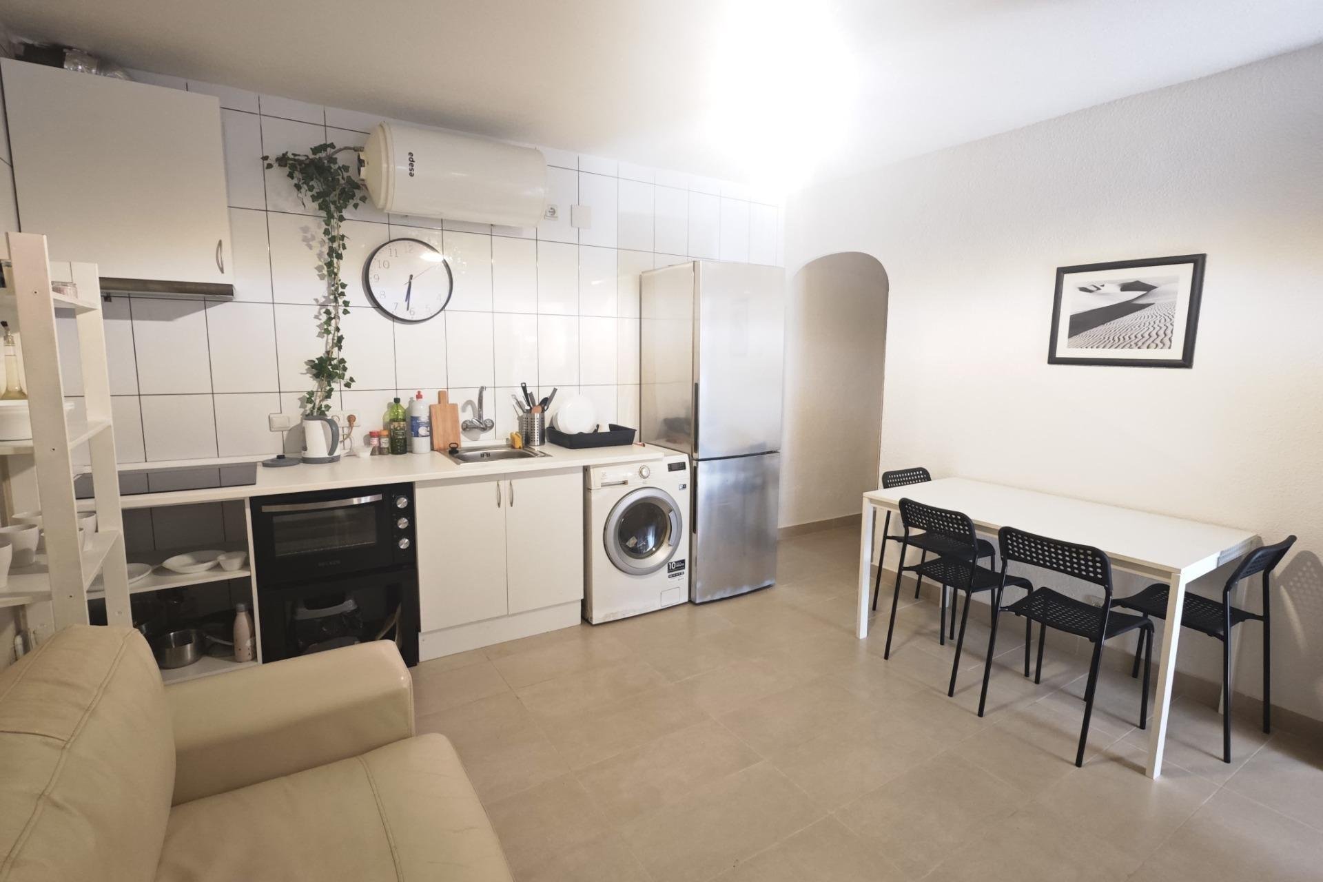 Resale - Apartment / Flat * - Torrevieja *