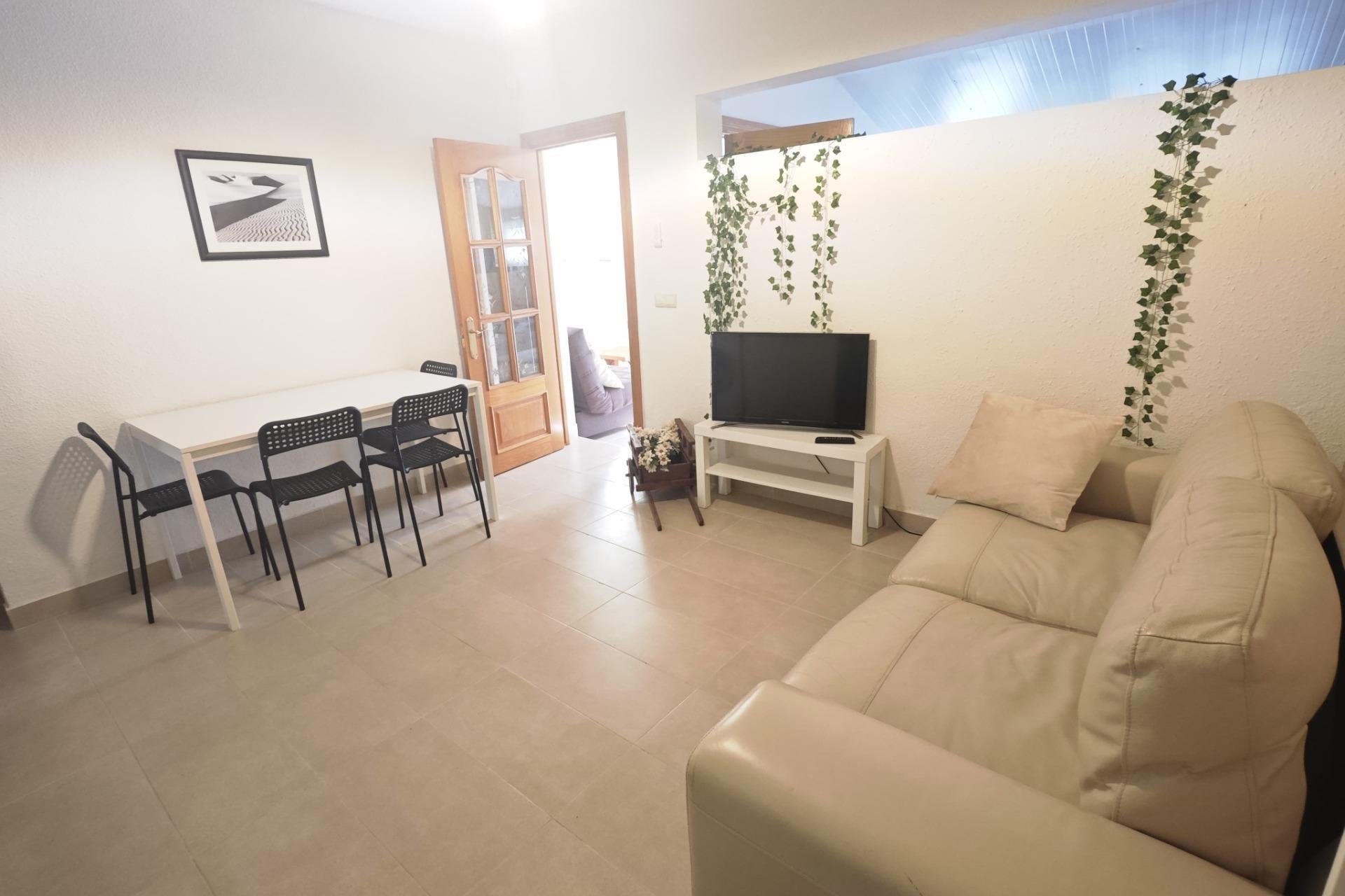 Resale - Apartment / Flat * - Torrevieja *