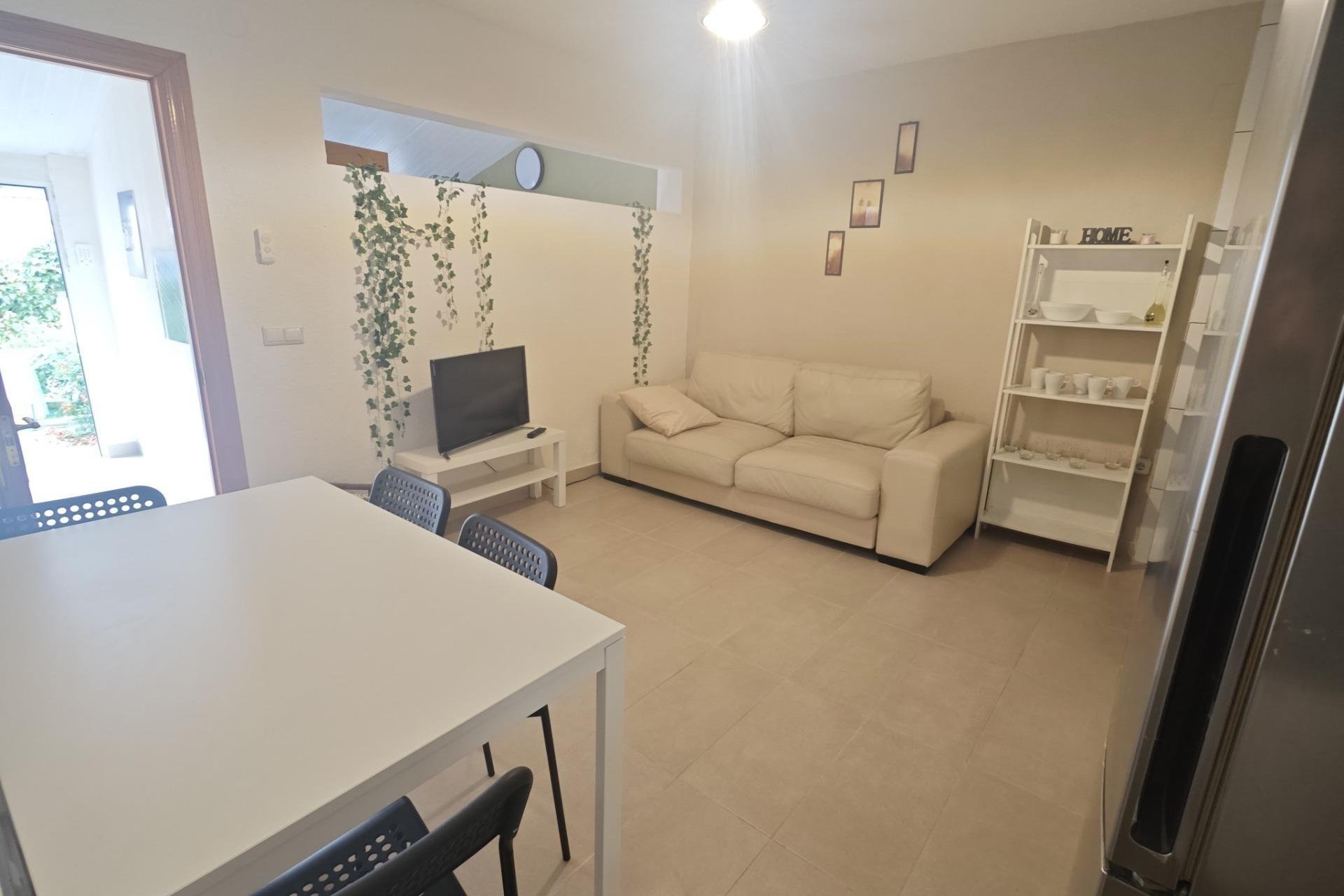 Resale - Apartment / Flat * - Torrevieja *