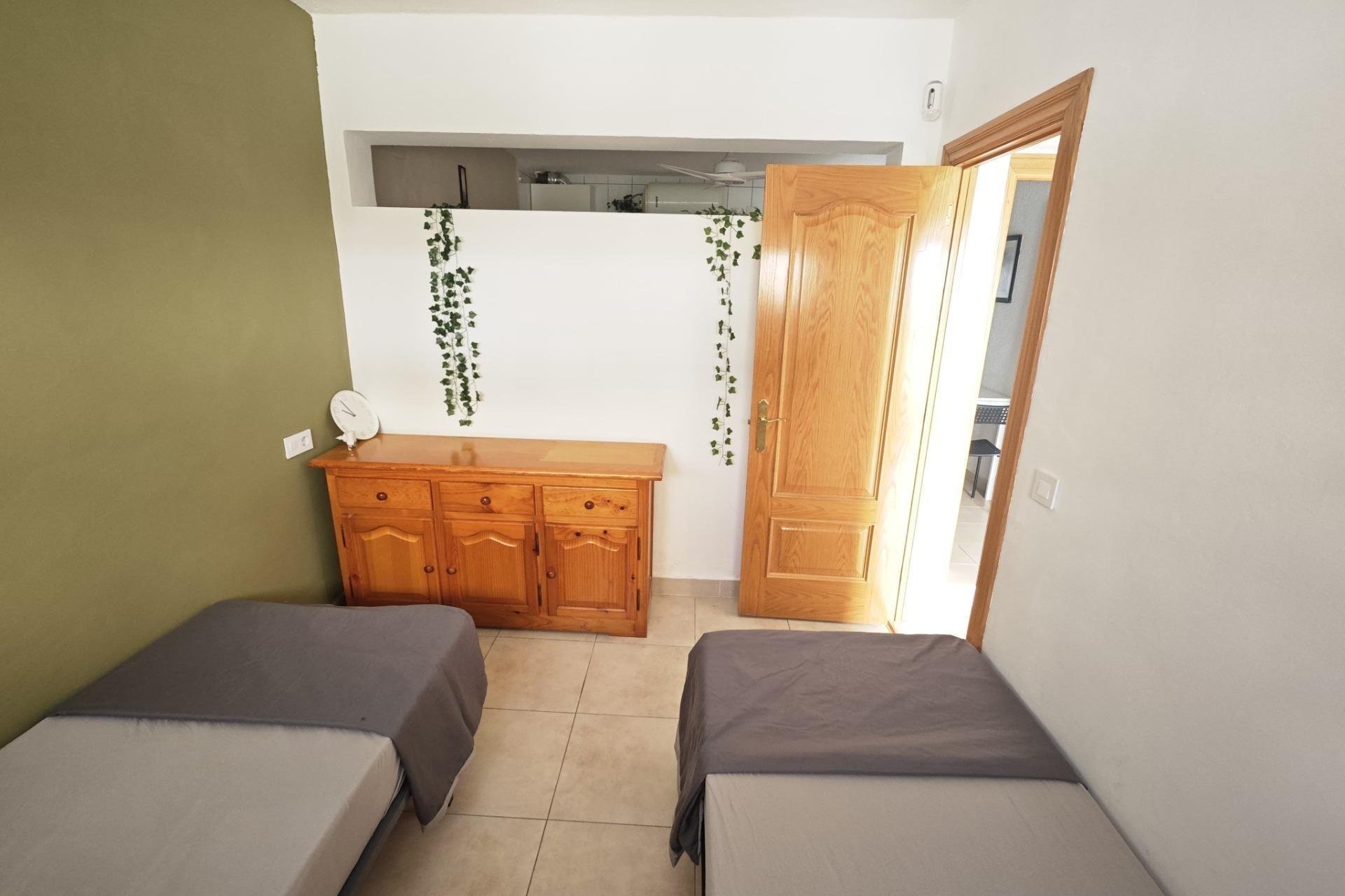 Resale - Apartment / Flat * - Torrevieja *