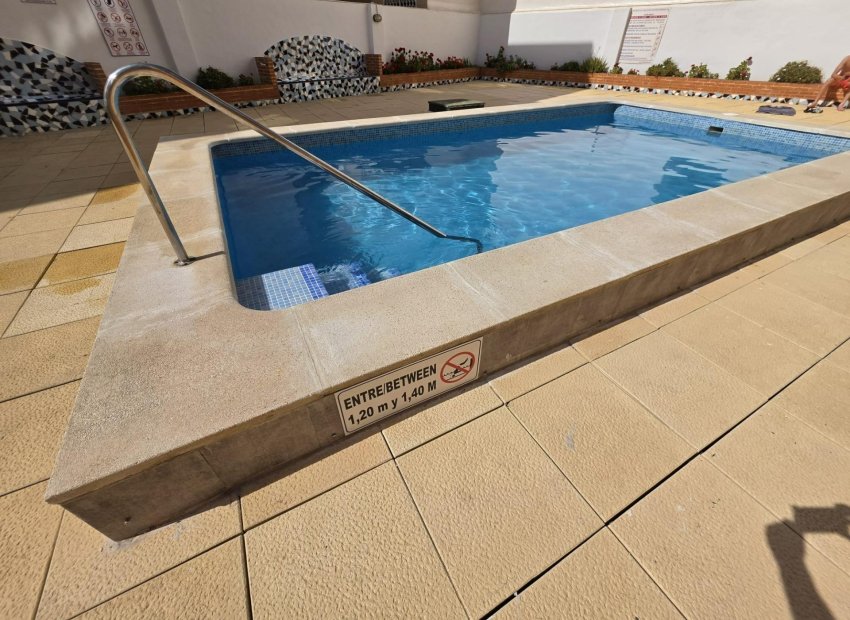 Resale - Apartment / Flat * - Torrevieja *