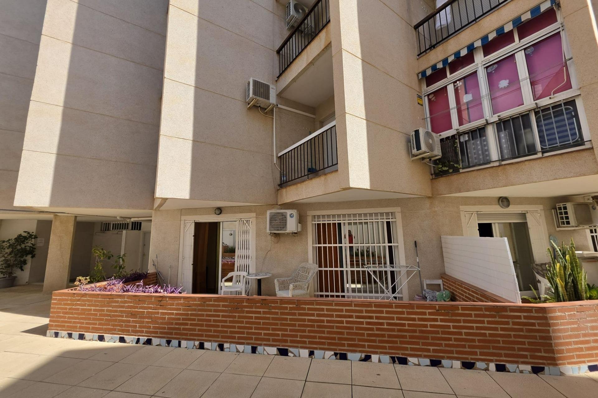 Resale - Apartment / Flat * - Torrevieja *