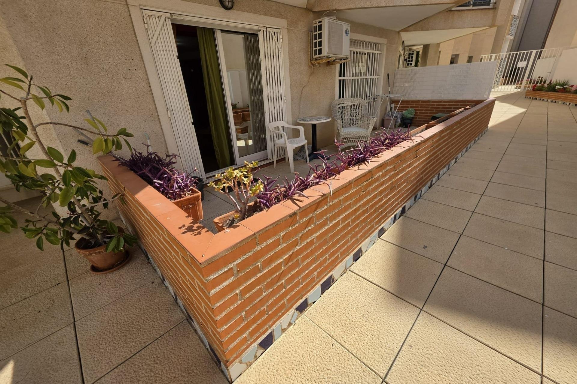 Resale - Apartment / Flat * - Torrevieja *