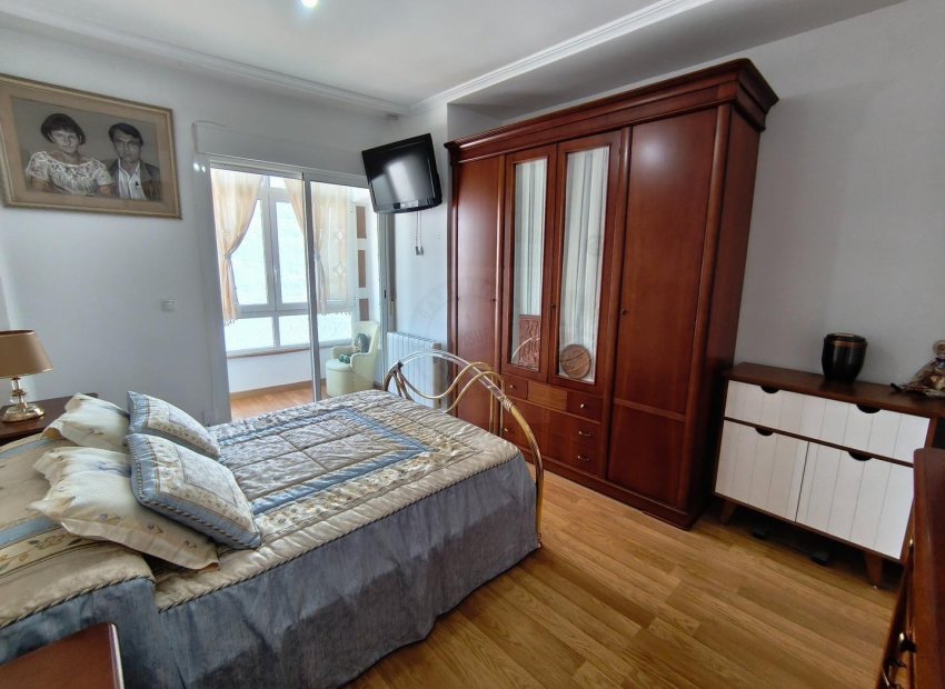 Resale - Apartment / Flat * - Torrevieja *