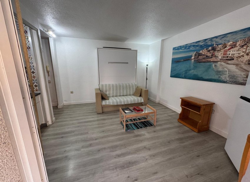 Resale - Apartment / Flat * - Torrevieja *