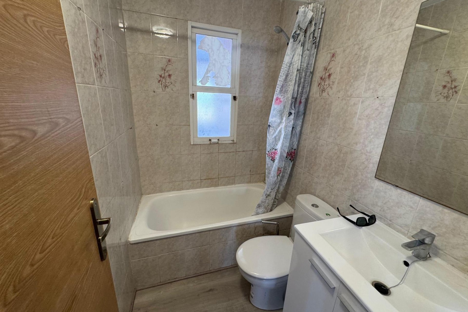 Resale - Apartment / Flat * - Torrevieja *