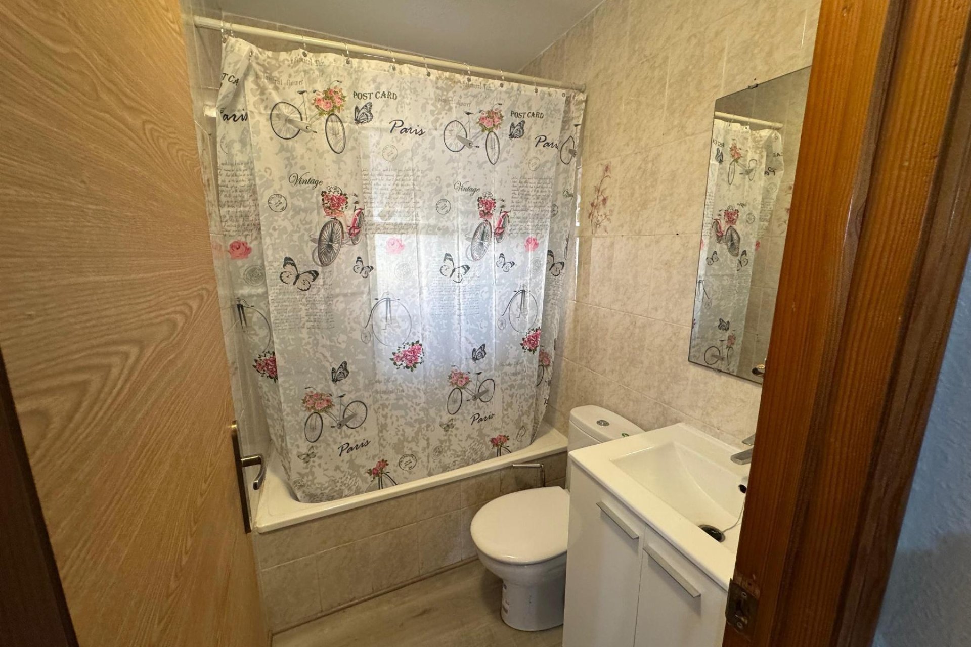 Resale - Apartment / Flat * - Torrevieja *