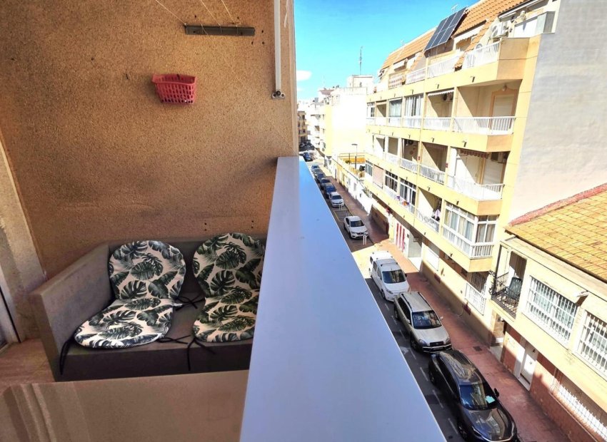 Resale - Apartment / Flat * - Torrevieja *