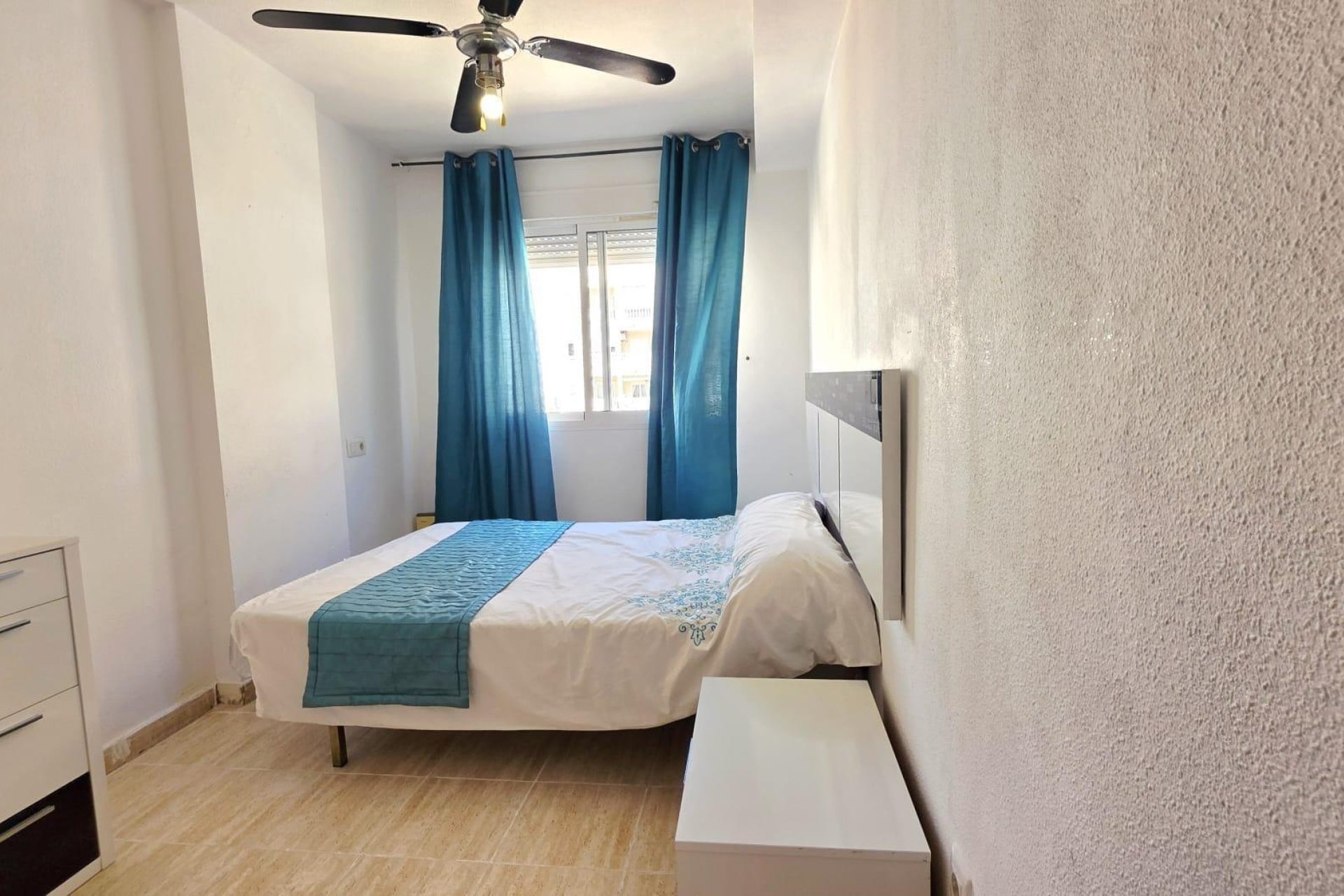 Resale - Apartment / Flat * - Torrevieja *