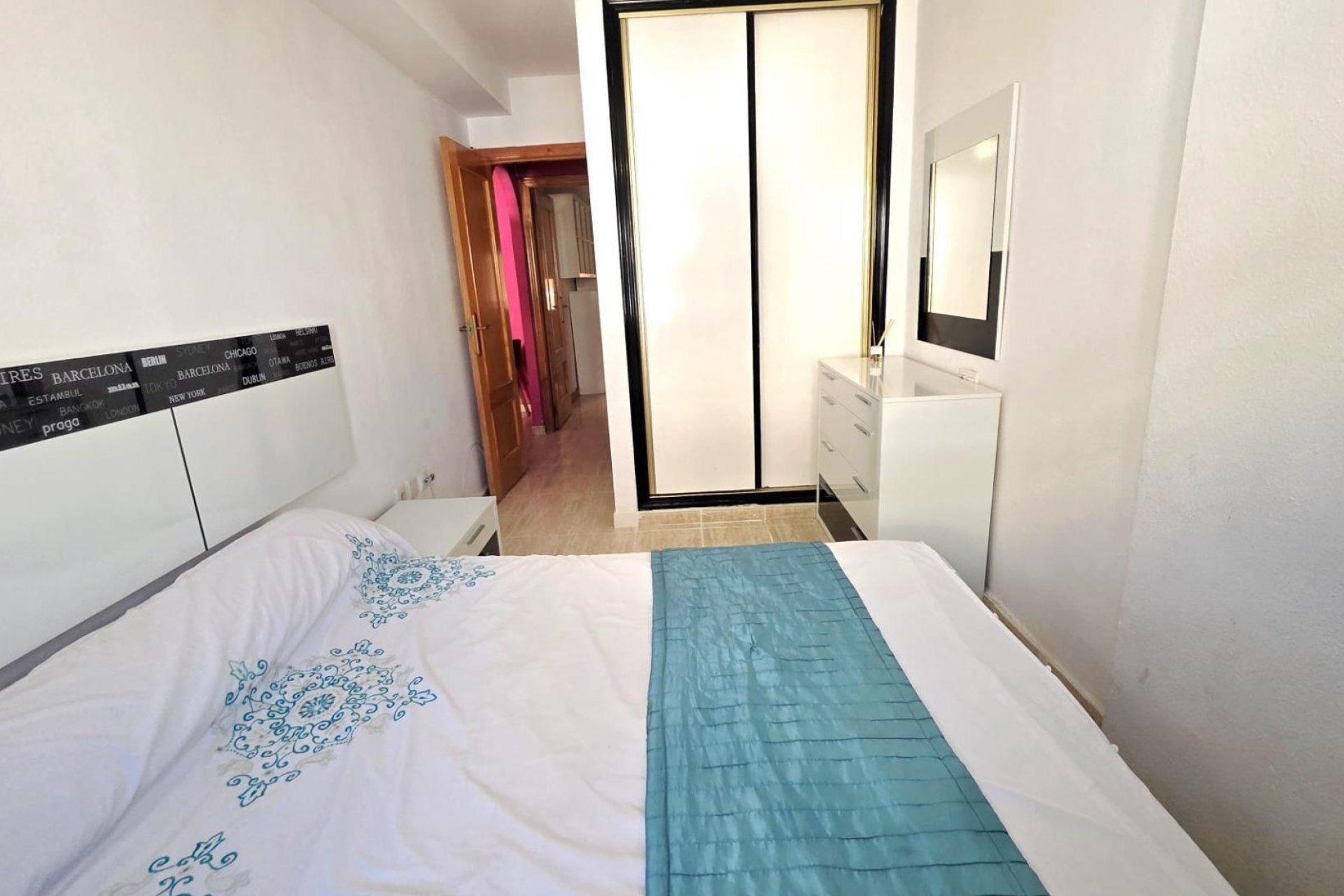 Resale - Apartment / Flat * - Torrevieja *