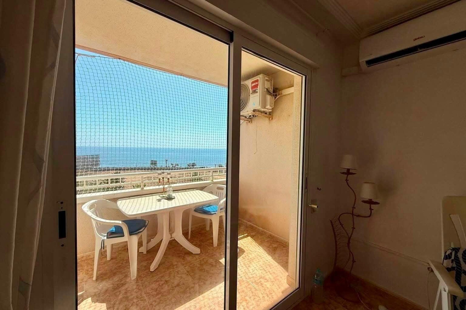 Resale - Apartment / Flat * - Torrevieja *