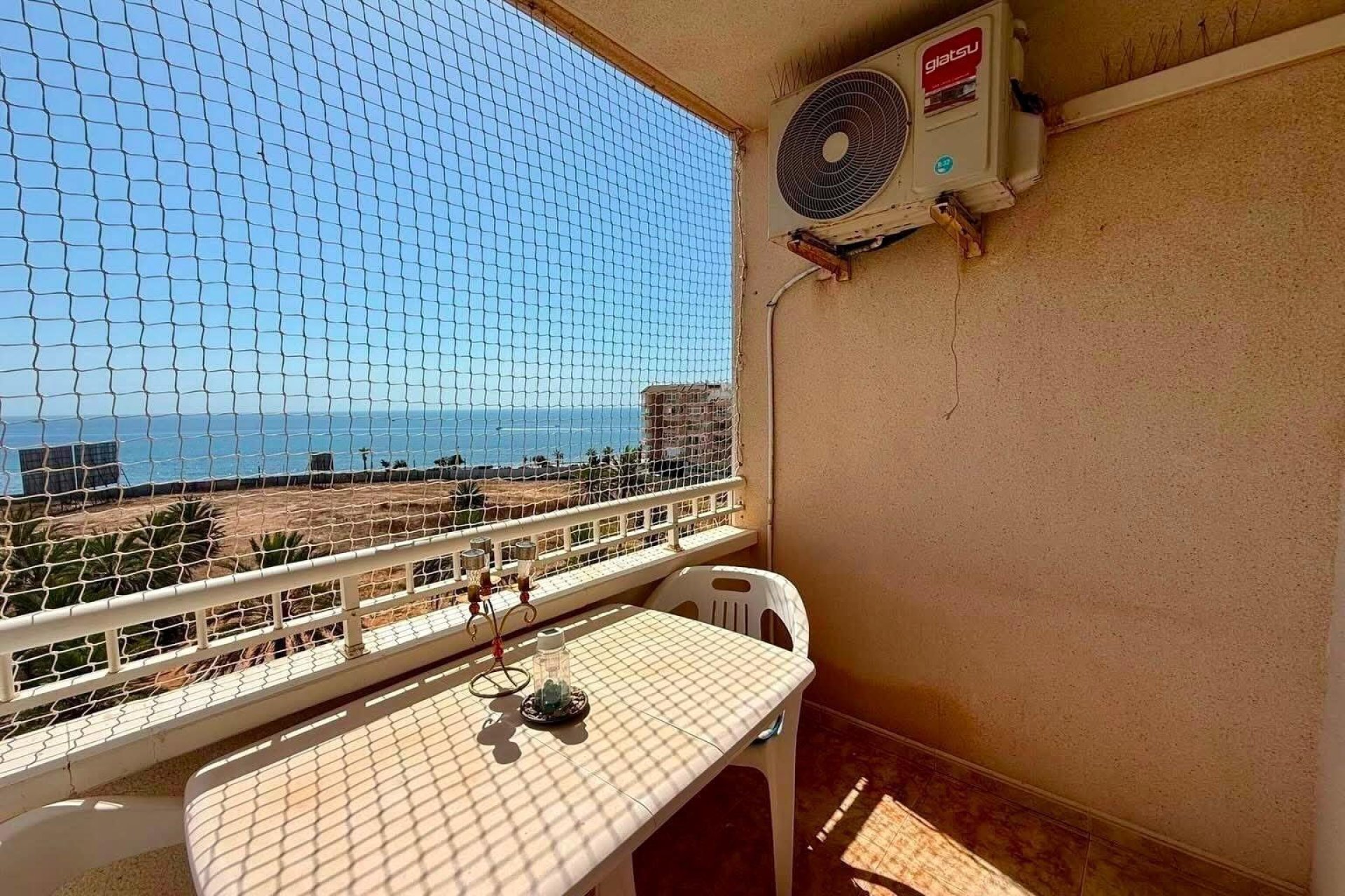 Resale - Apartment / Flat * - Torrevieja *