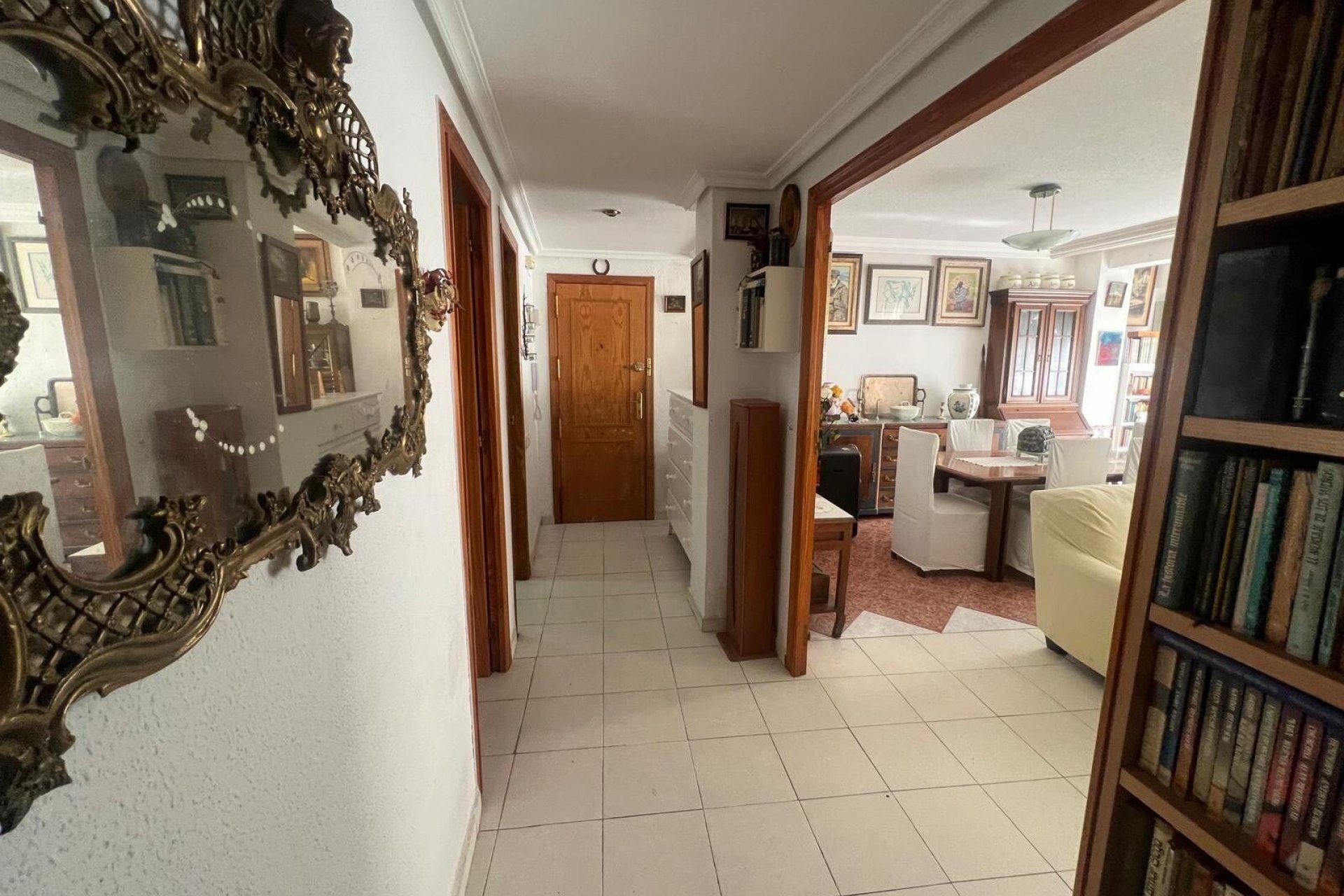Resale - Apartment / Flat * - Torrevieja *