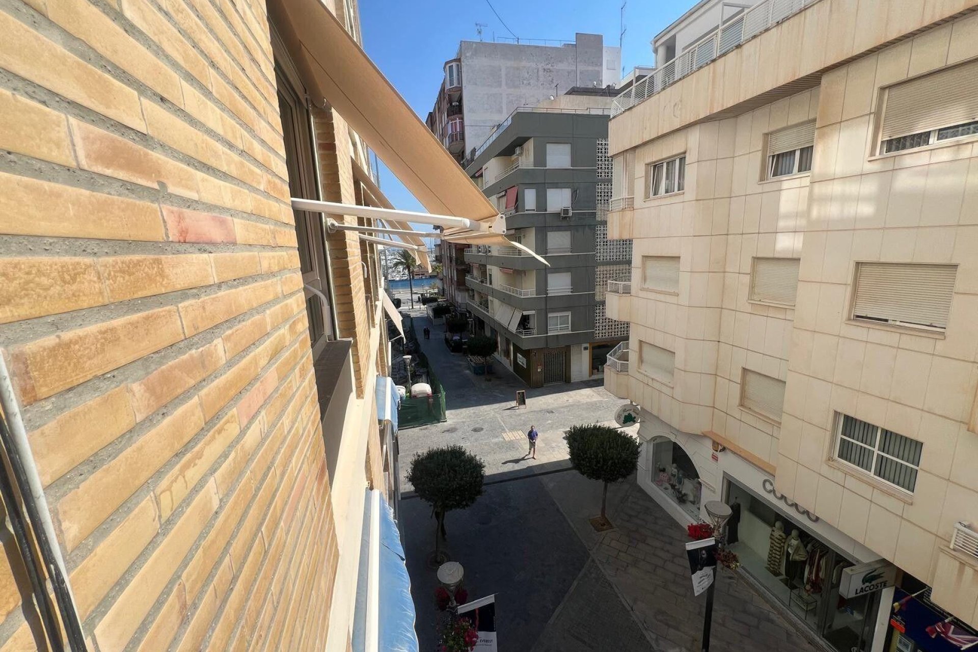 Resale - Apartment / Flat * - Torrevieja *