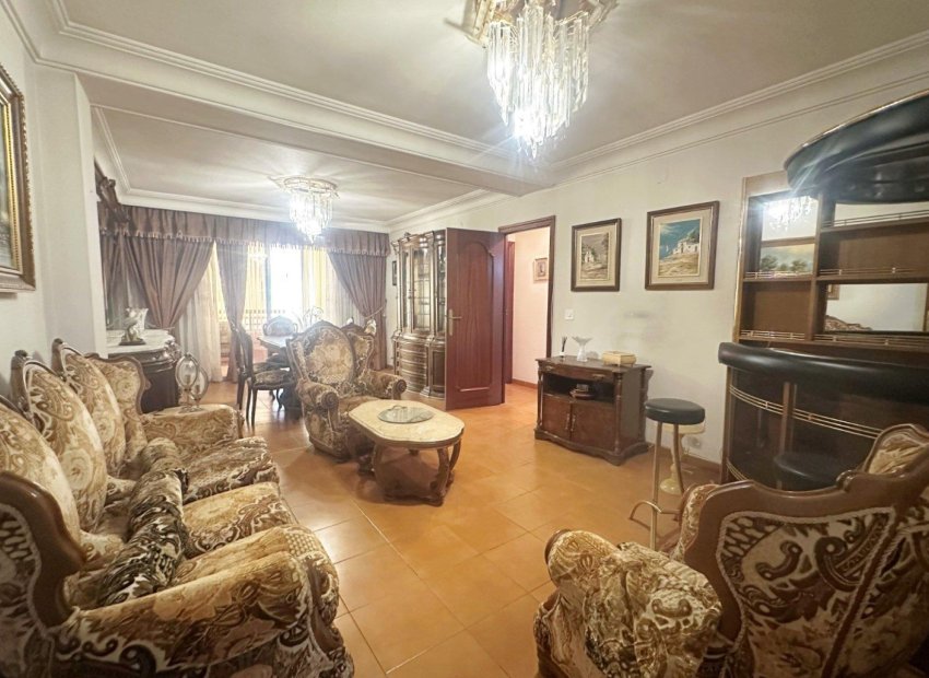 Resale - Apartment / Flat * - Torrevieja *