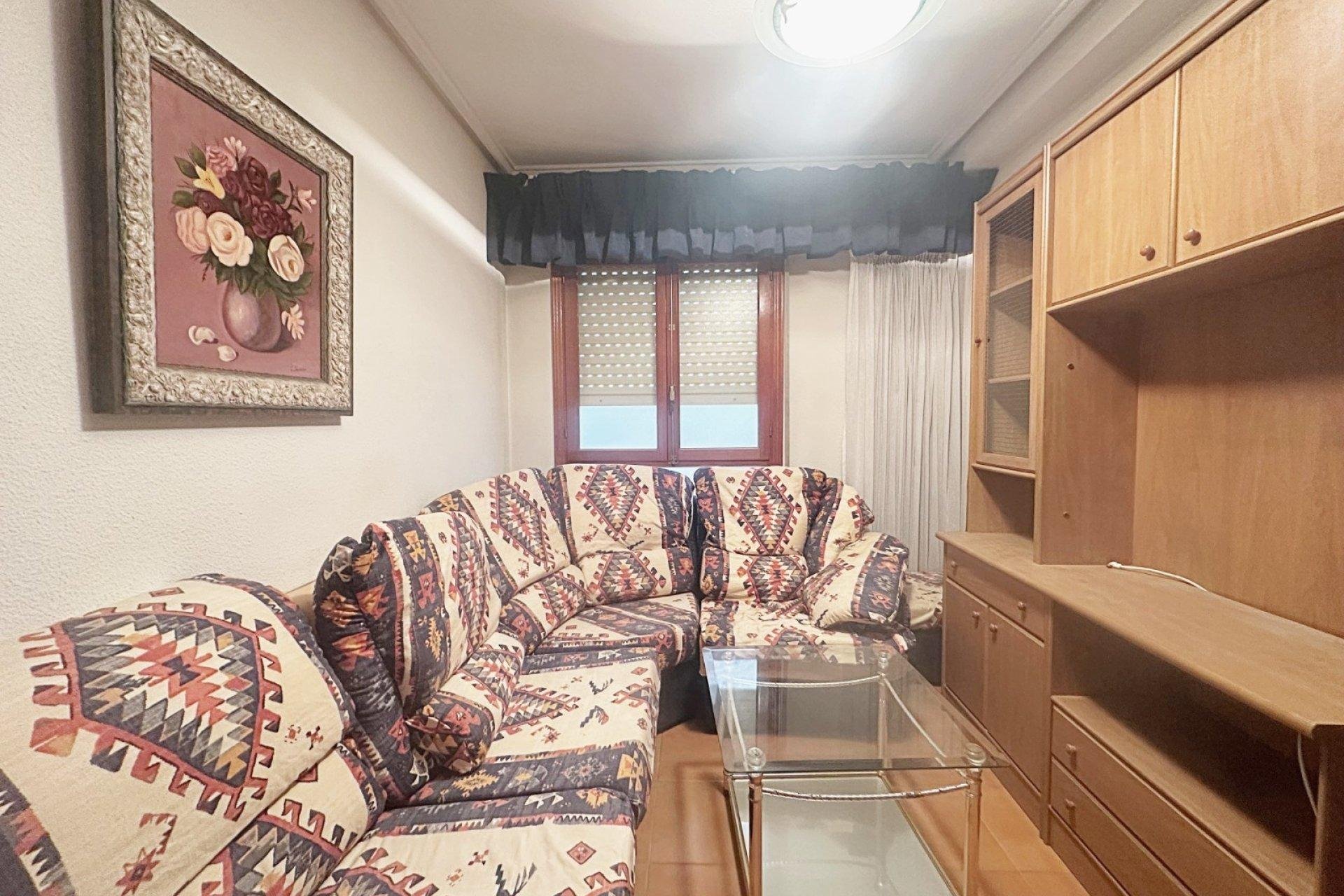 Resale - Apartment / Flat * - Torrevieja *