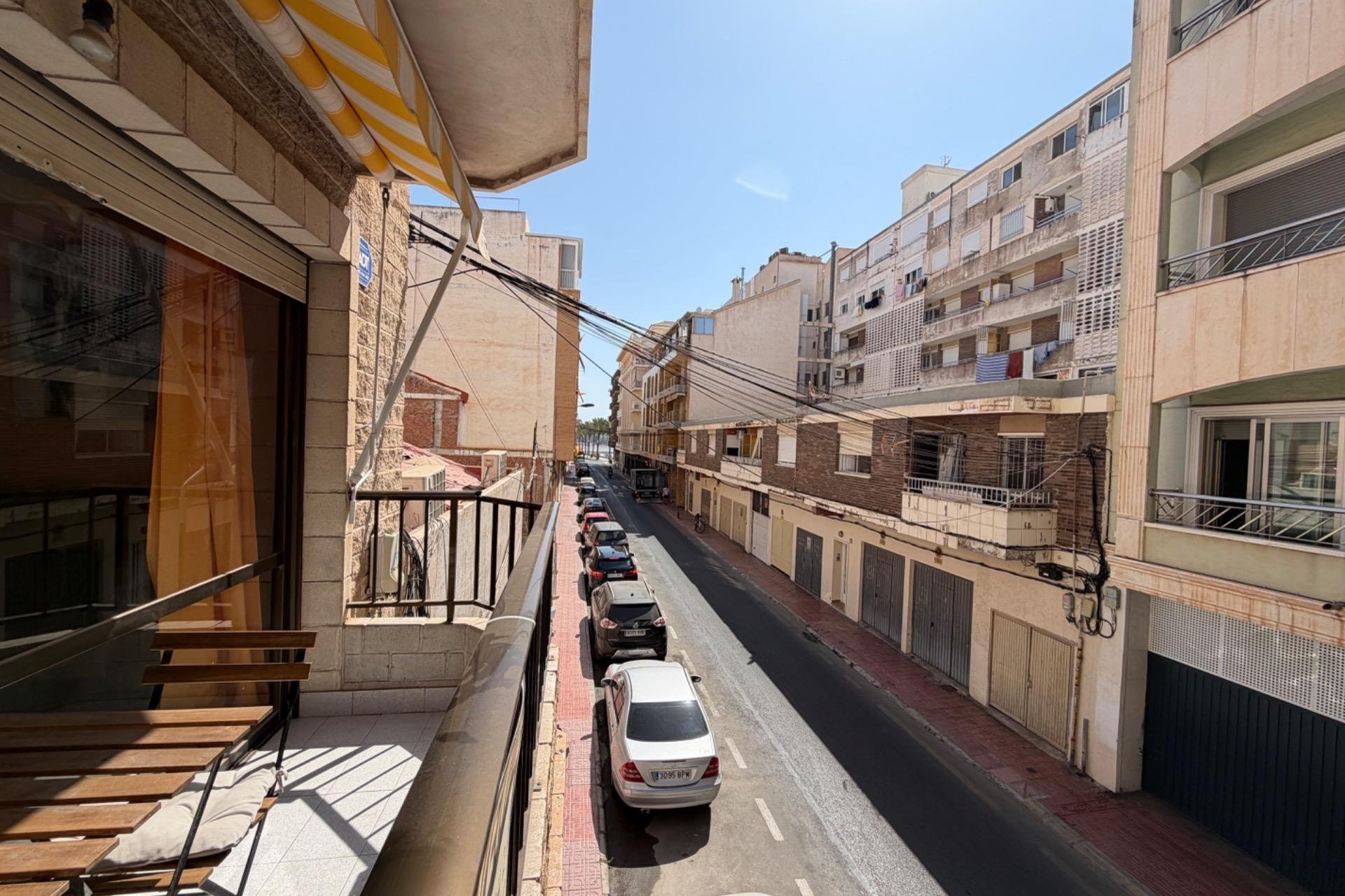 Resale - Apartment / Flat * - Torrevieja *