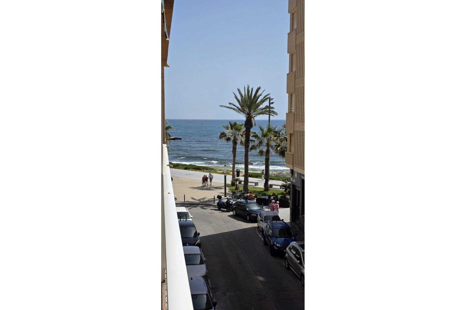Resale - Apartment / Flat * - Torrevieja *
