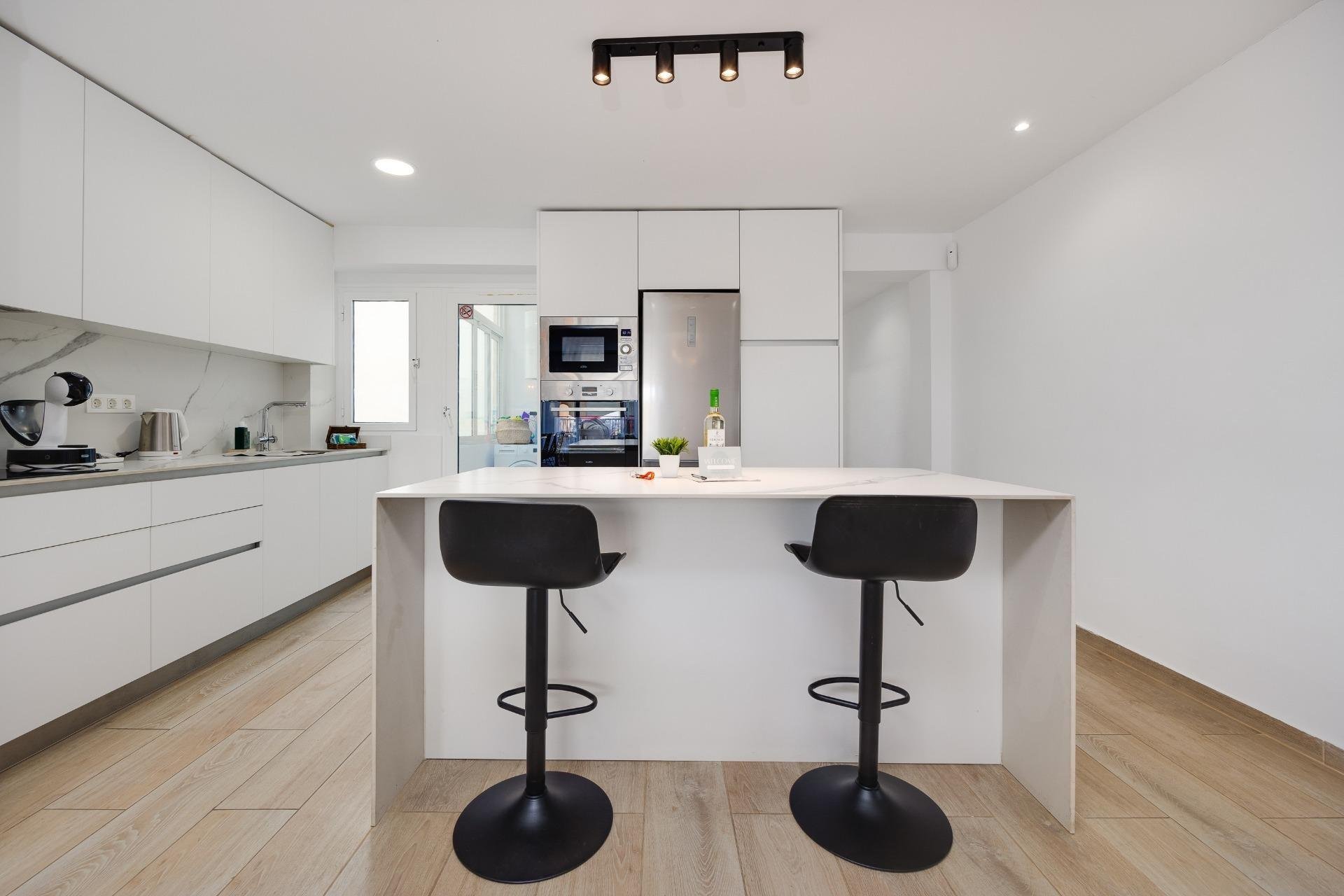 Resale - Apartment / Flat * - Torrevieja *