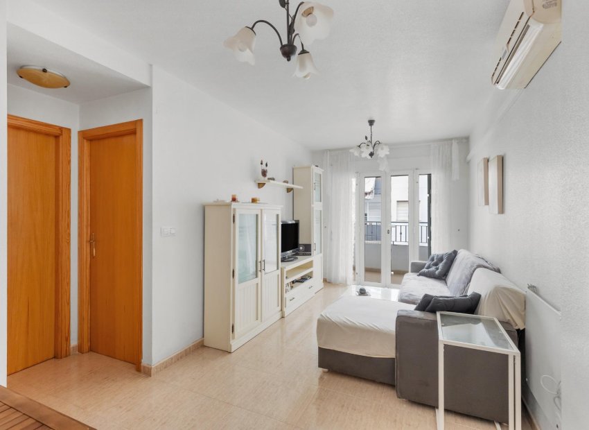 Resale - Apartment / Flat * - Torrevieja *
