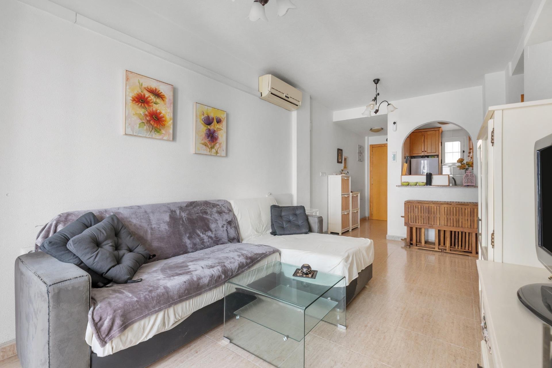 Resale - Apartment / Flat * - Torrevieja *