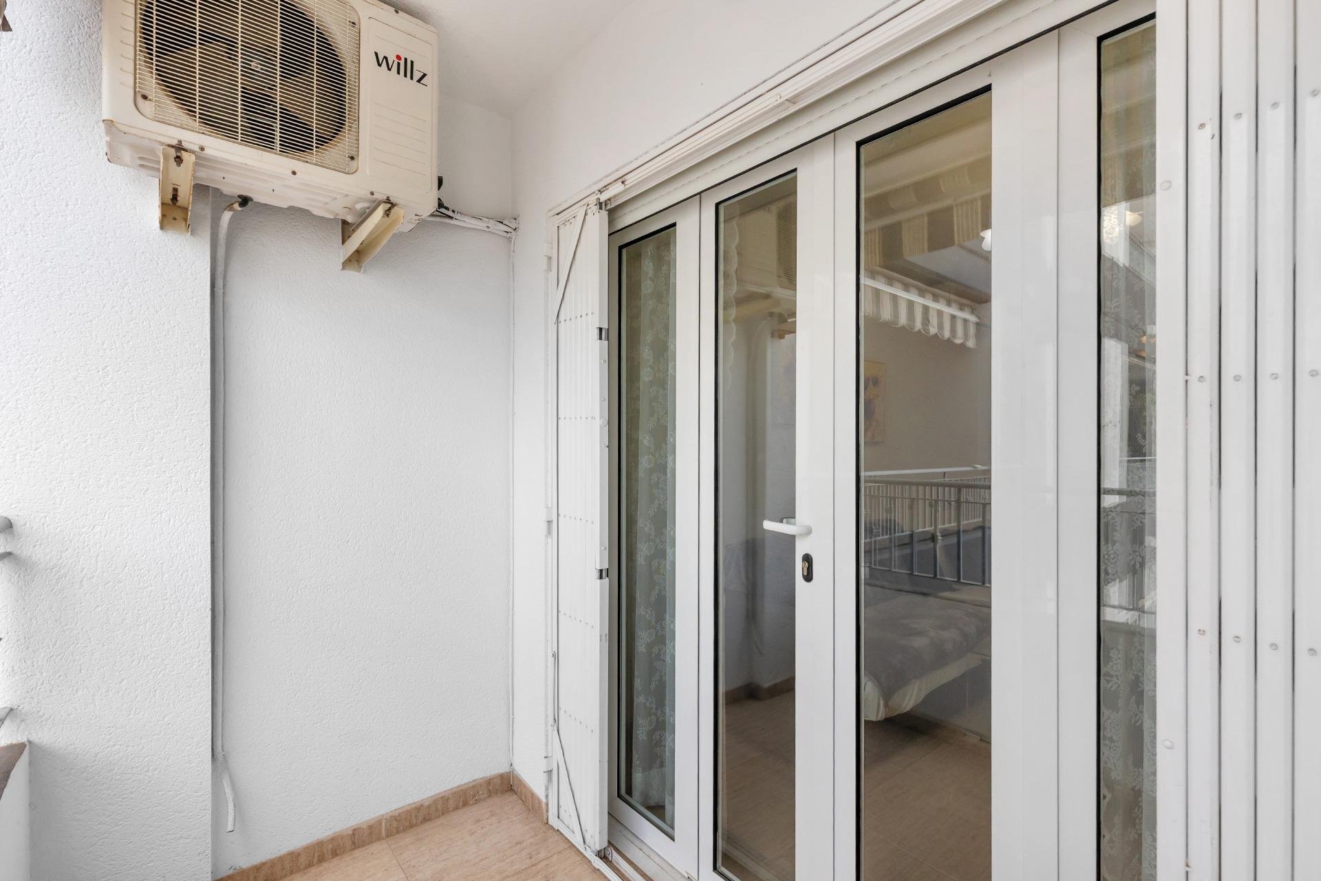 Resale - Apartment / Flat * - Torrevieja *