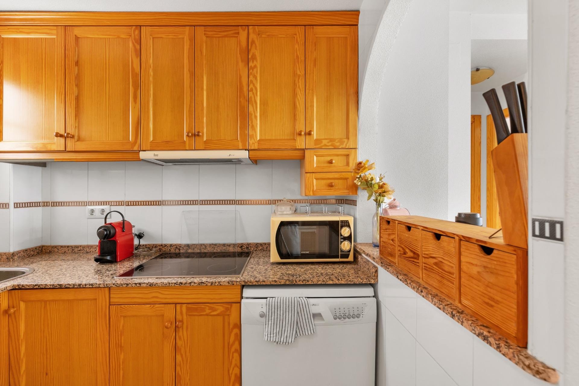 Resale - Apartment / Flat * - Torrevieja *