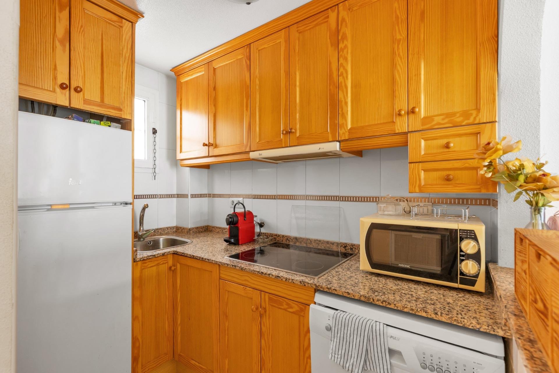 Resale - Apartment / Flat * - Torrevieja *