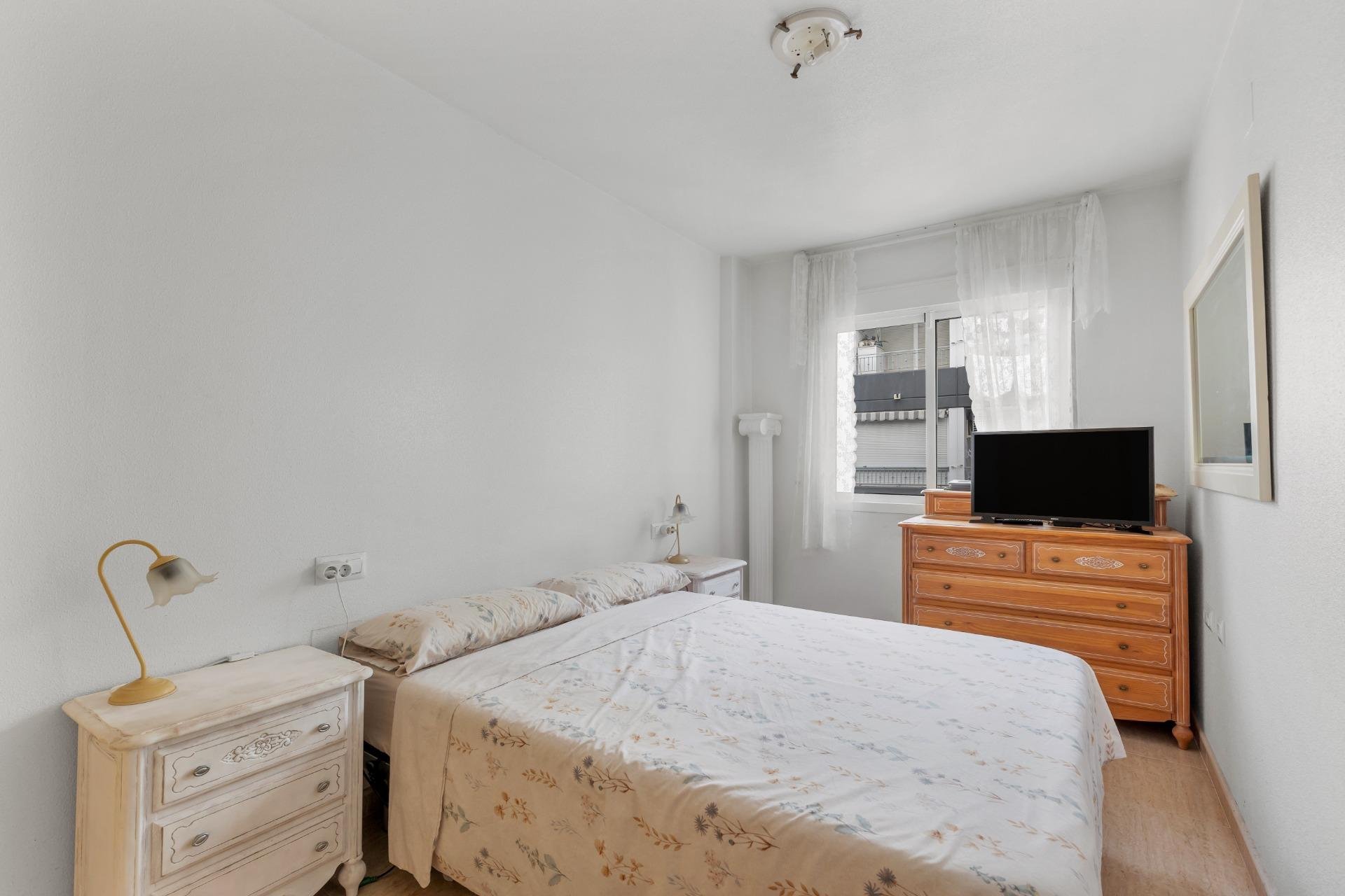 Resale - Apartment / Flat * - Torrevieja *