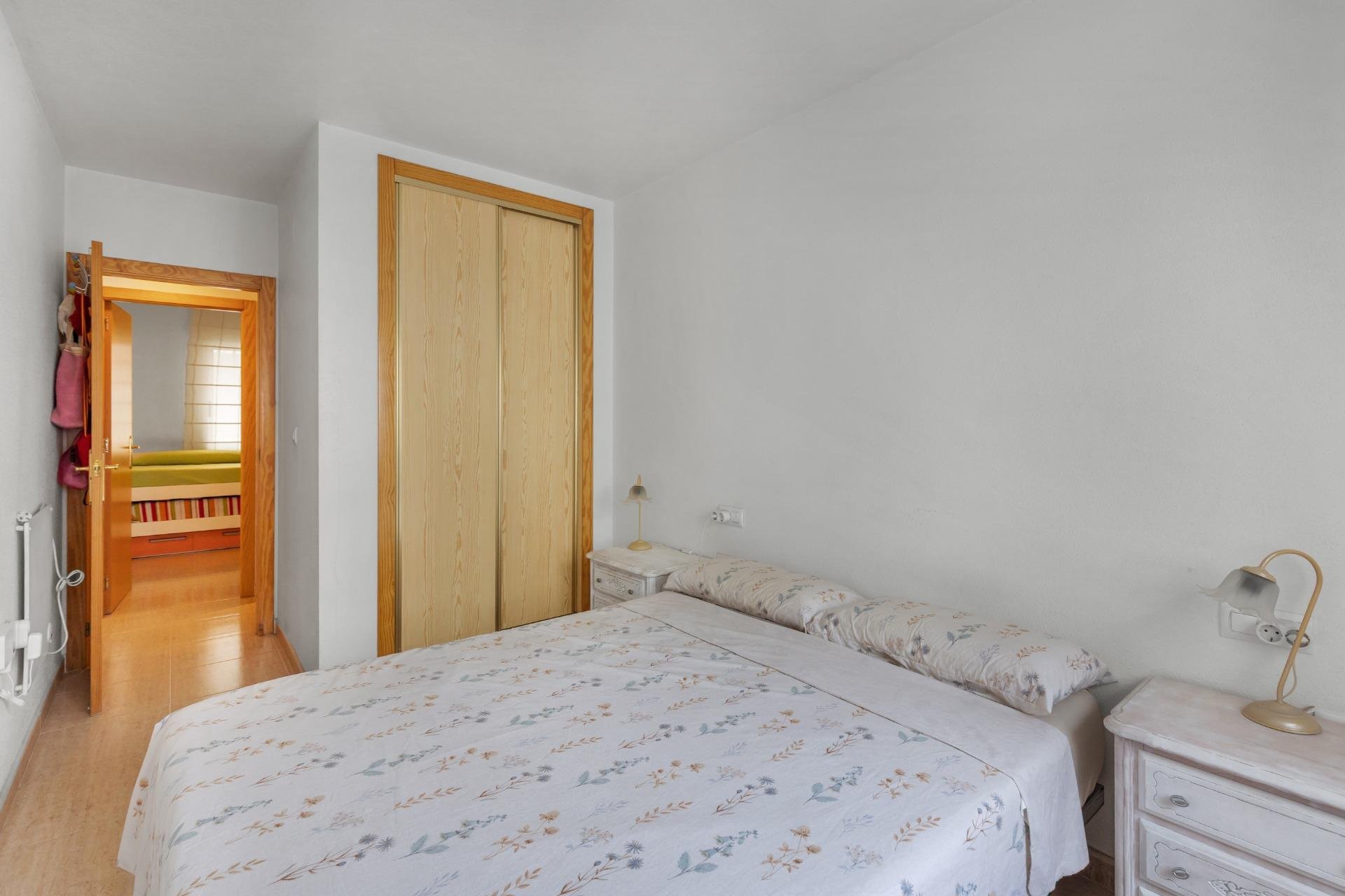 Resale - Apartment / Flat * - Torrevieja *