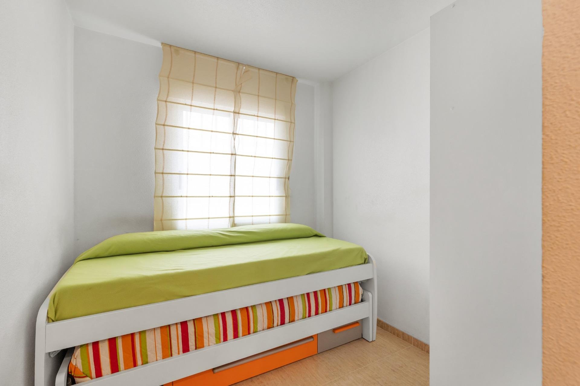 Resale - Apartment / Flat * - Torrevieja *