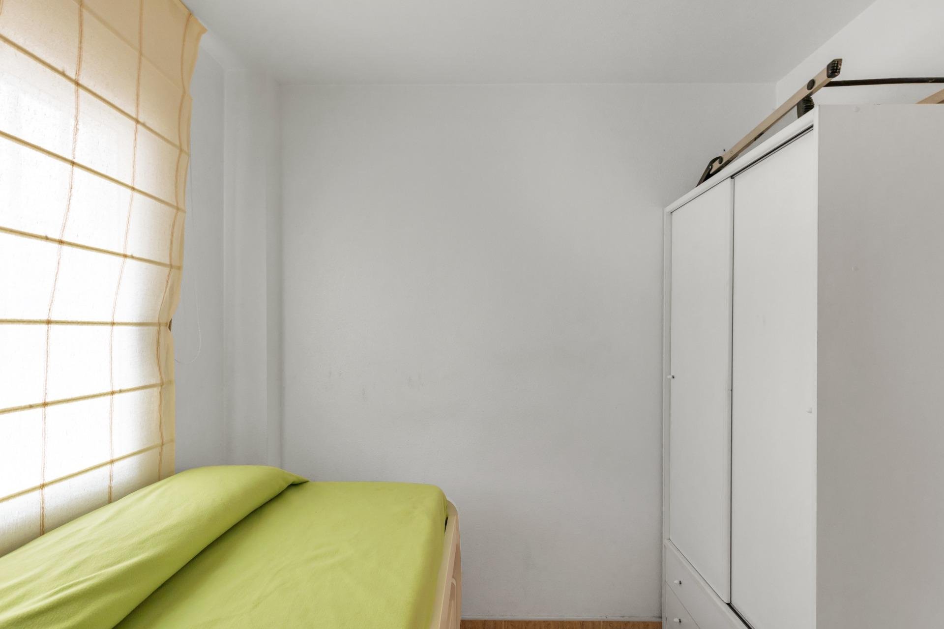 Resale - Apartment / Flat * - Torrevieja *