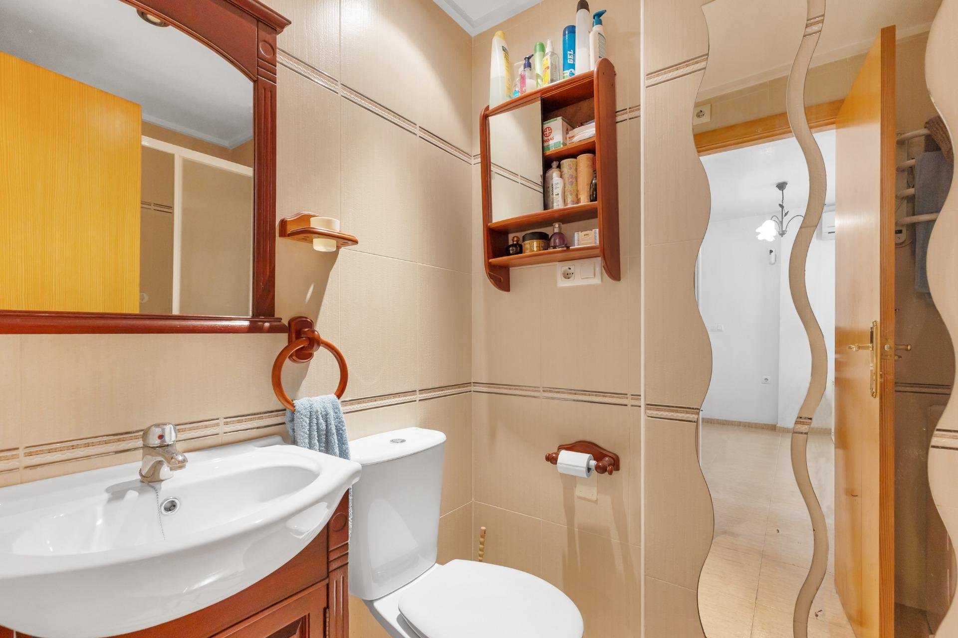 Resale - Apartment / Flat * - Torrevieja *