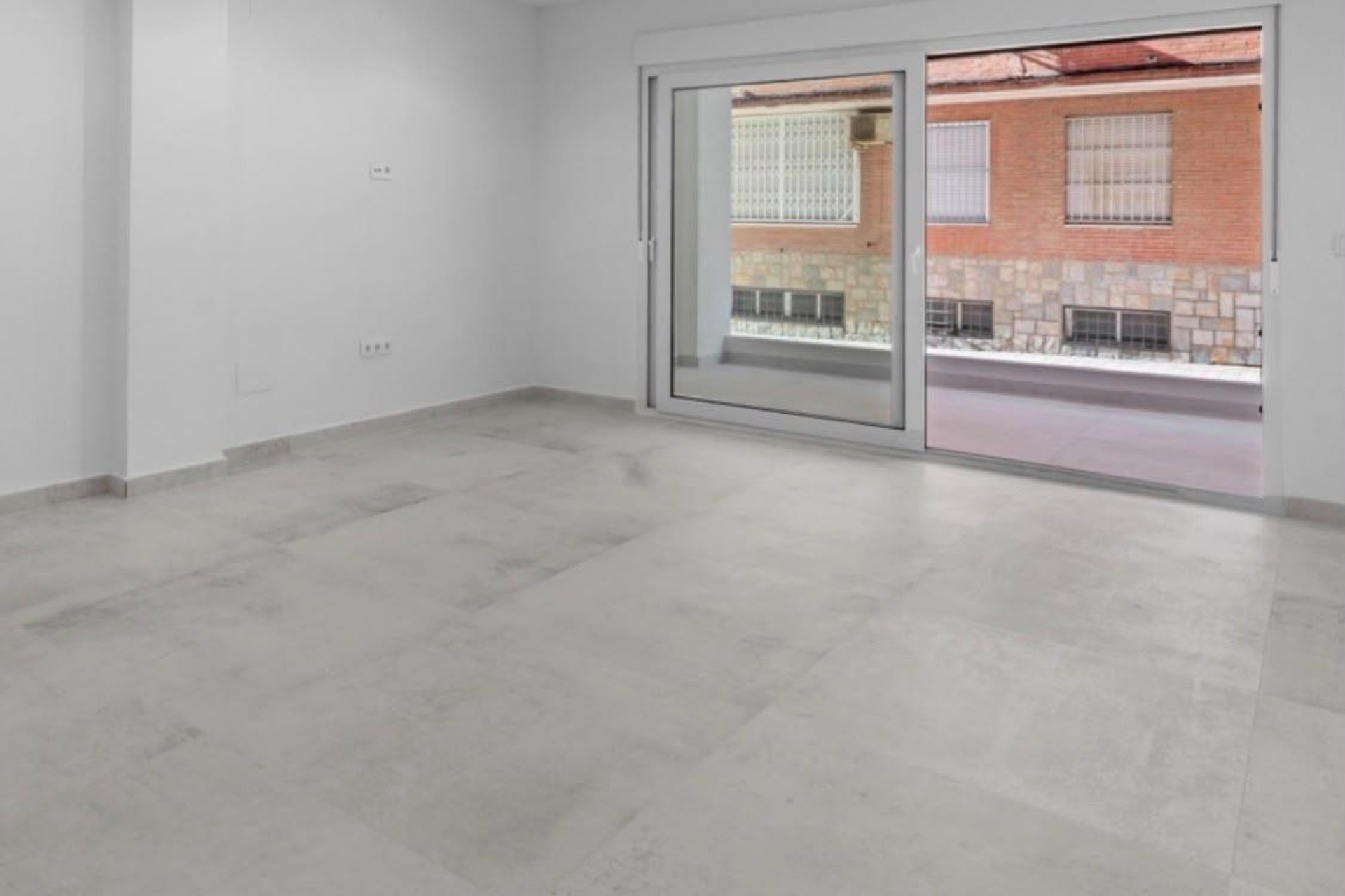 Resale - Apartment / Flat * - Torrevieja *
