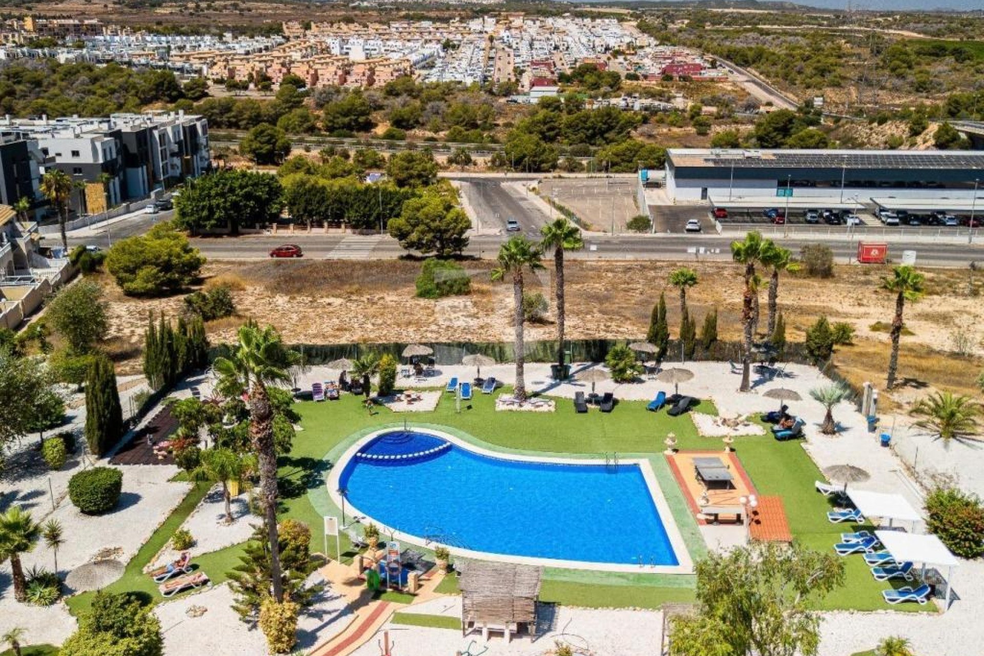 Resale - Apartment / Flat * - Torrevieja *