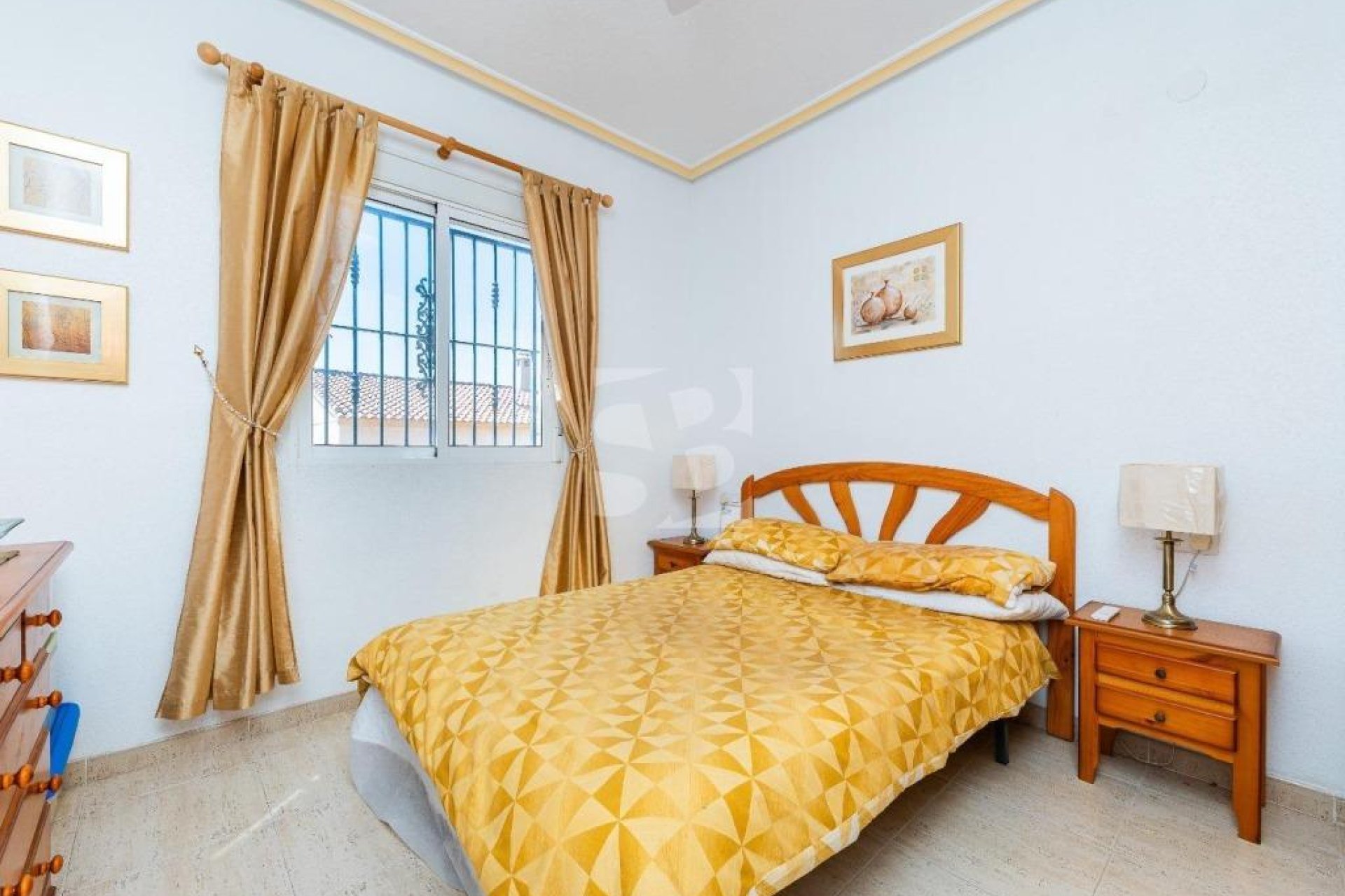Resale - Apartment / Flat * - Torrevieja *