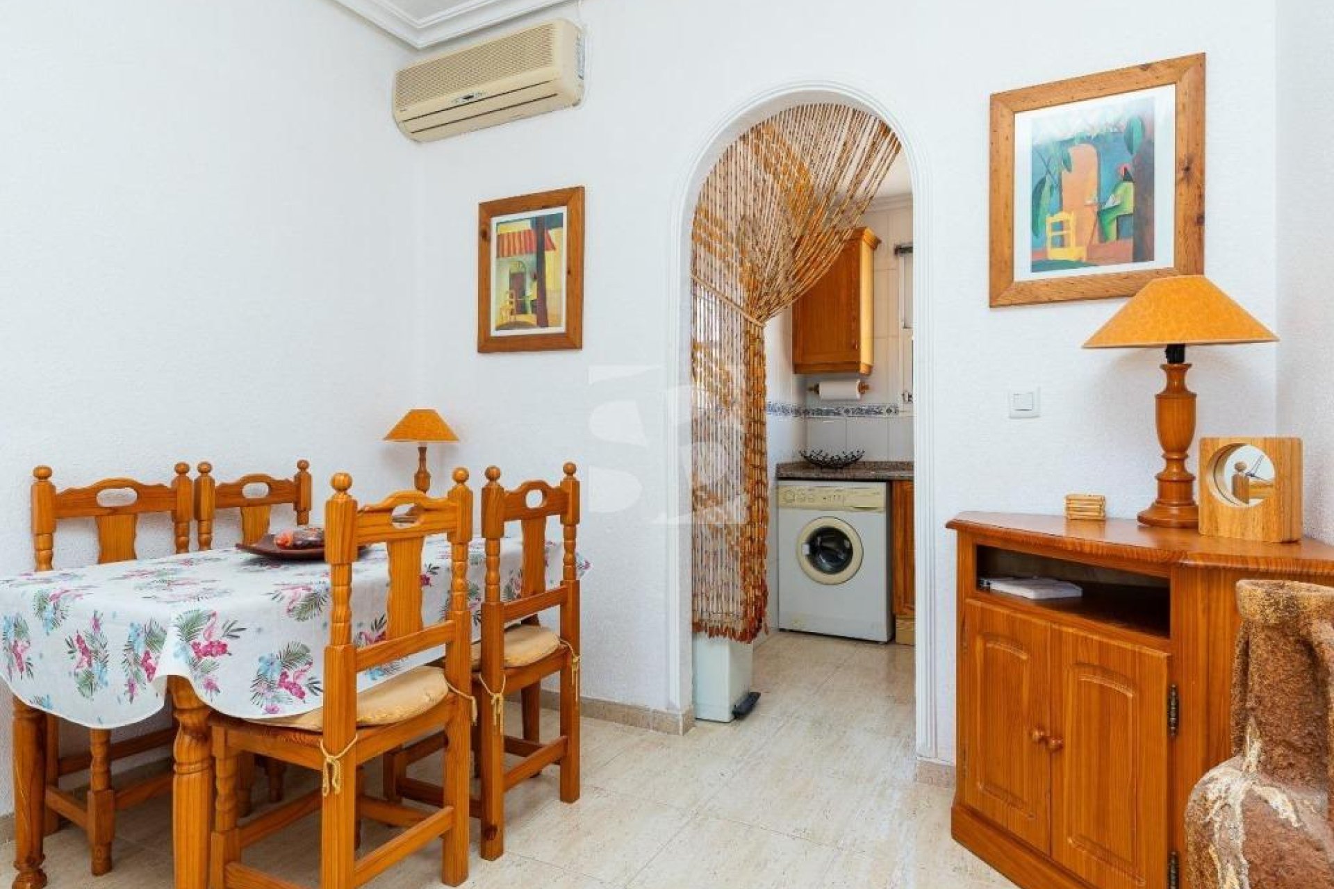 Resale - Apartment / Flat * - Torrevieja *