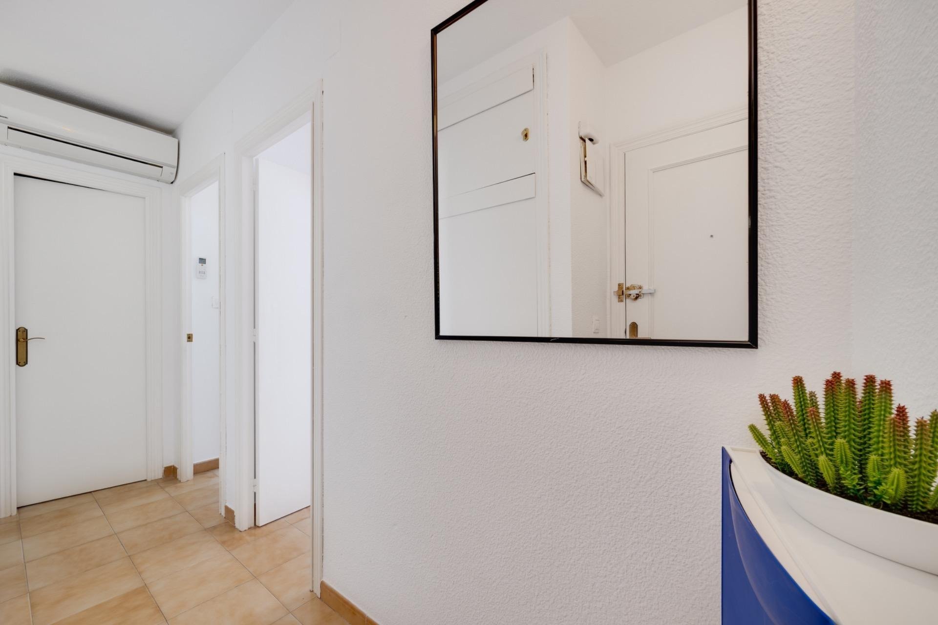 Resale - Apartment / Flat * - Torrevieja *