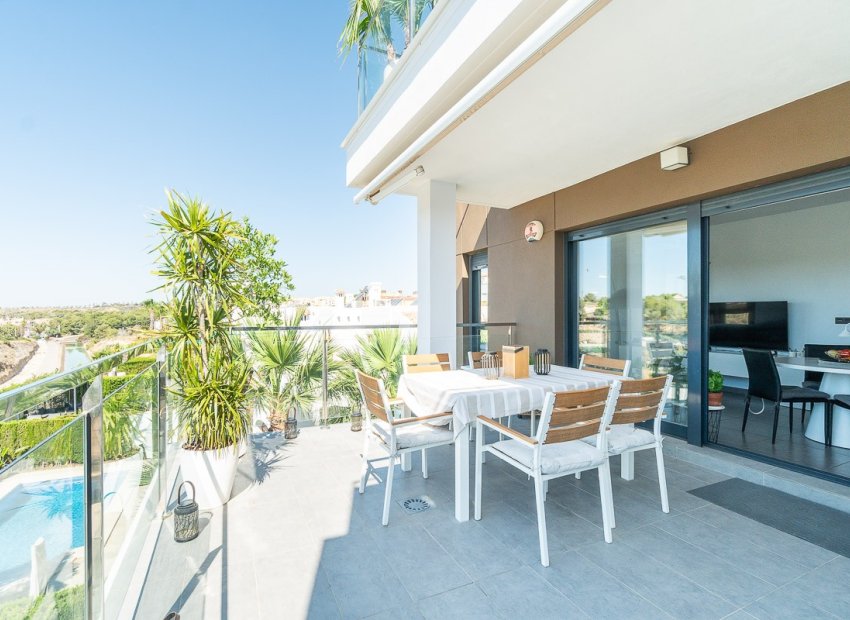 Resale - Apartment / Flat * - Villamartin * - La fuente *